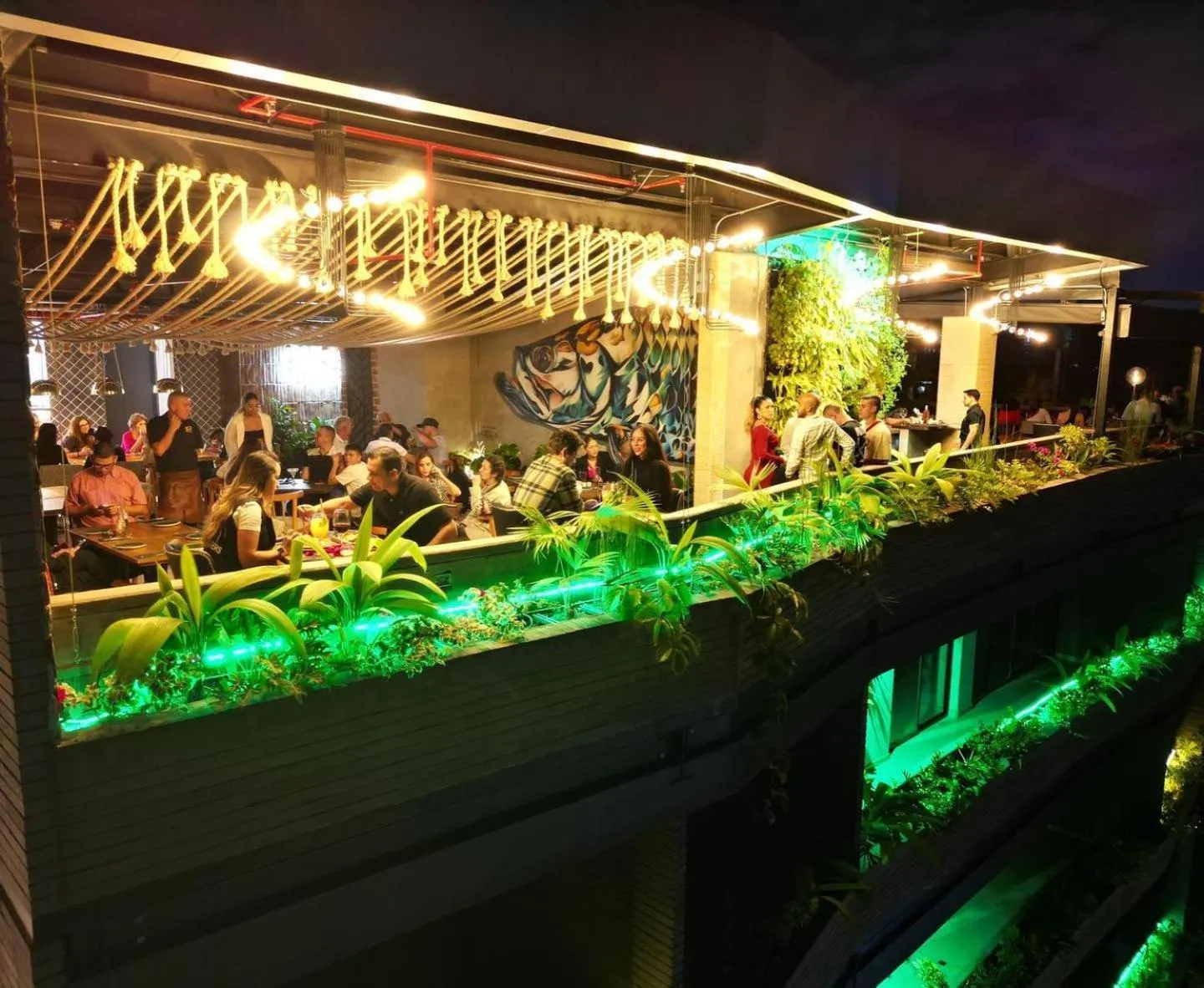 Restaurant/places to eat in Hotel Living by Armoniko