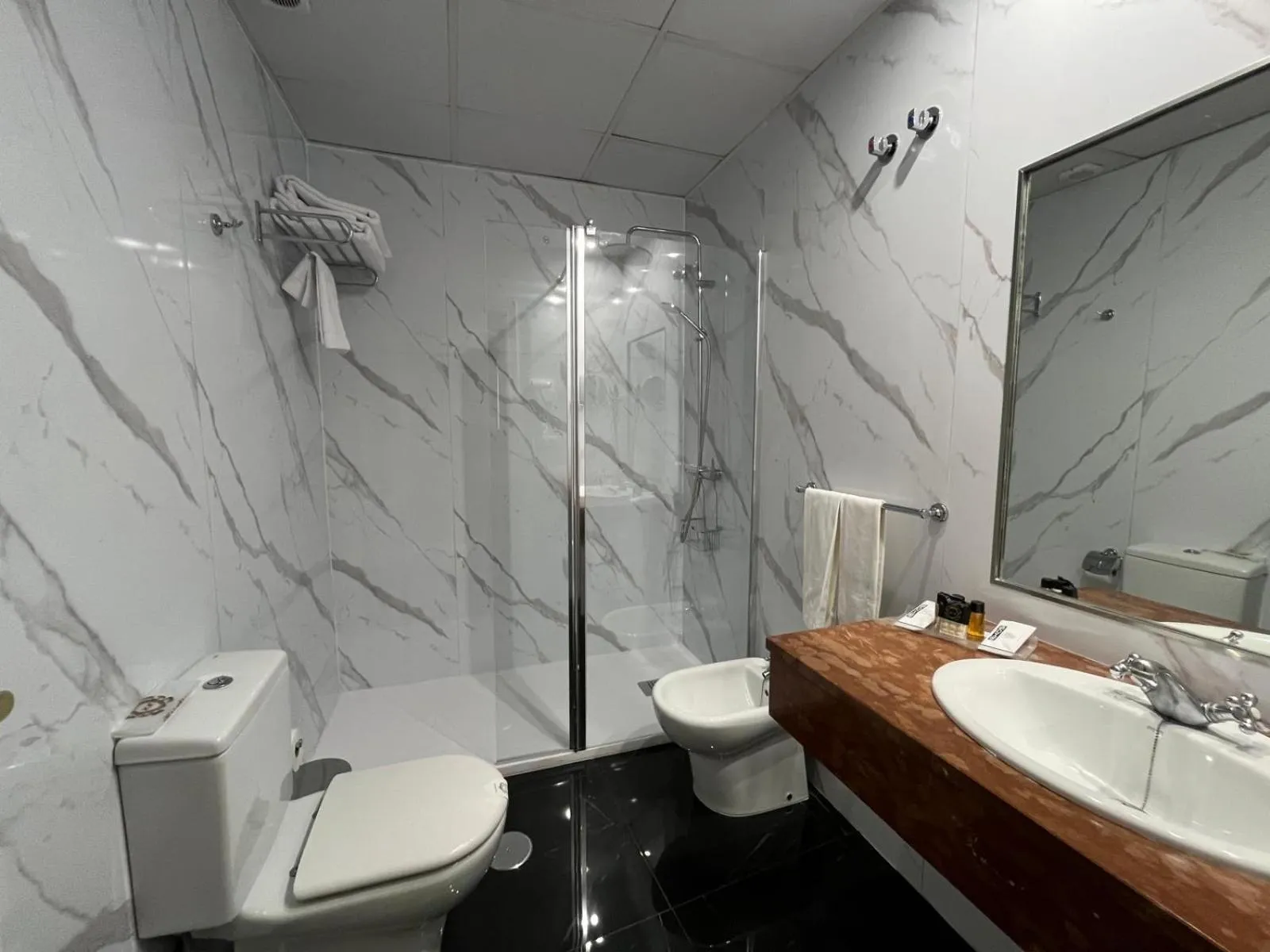 Bathroom in Adriano Boutique Sevilla