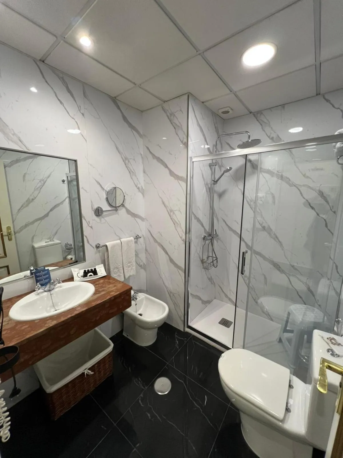 Adriano Boutique Sevilla