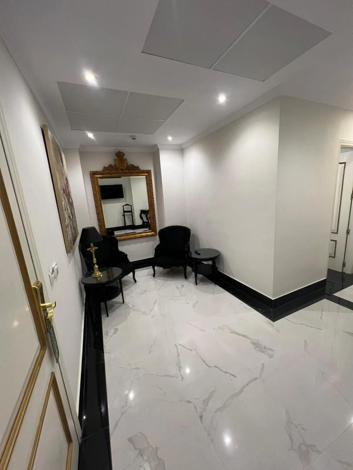 Adriano Boutique Sevilla