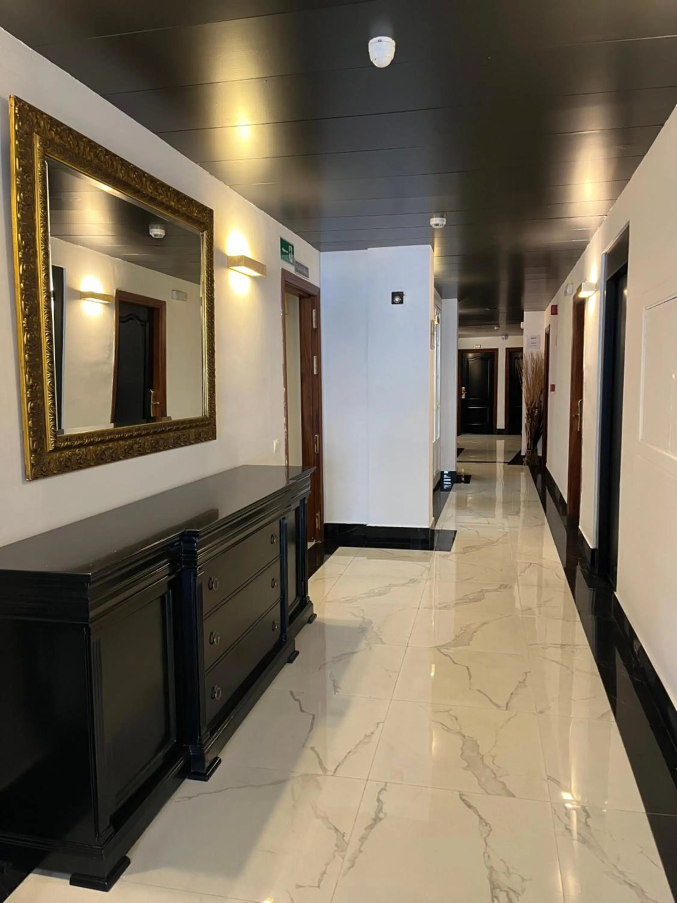 Adriano Boutique Sevilla