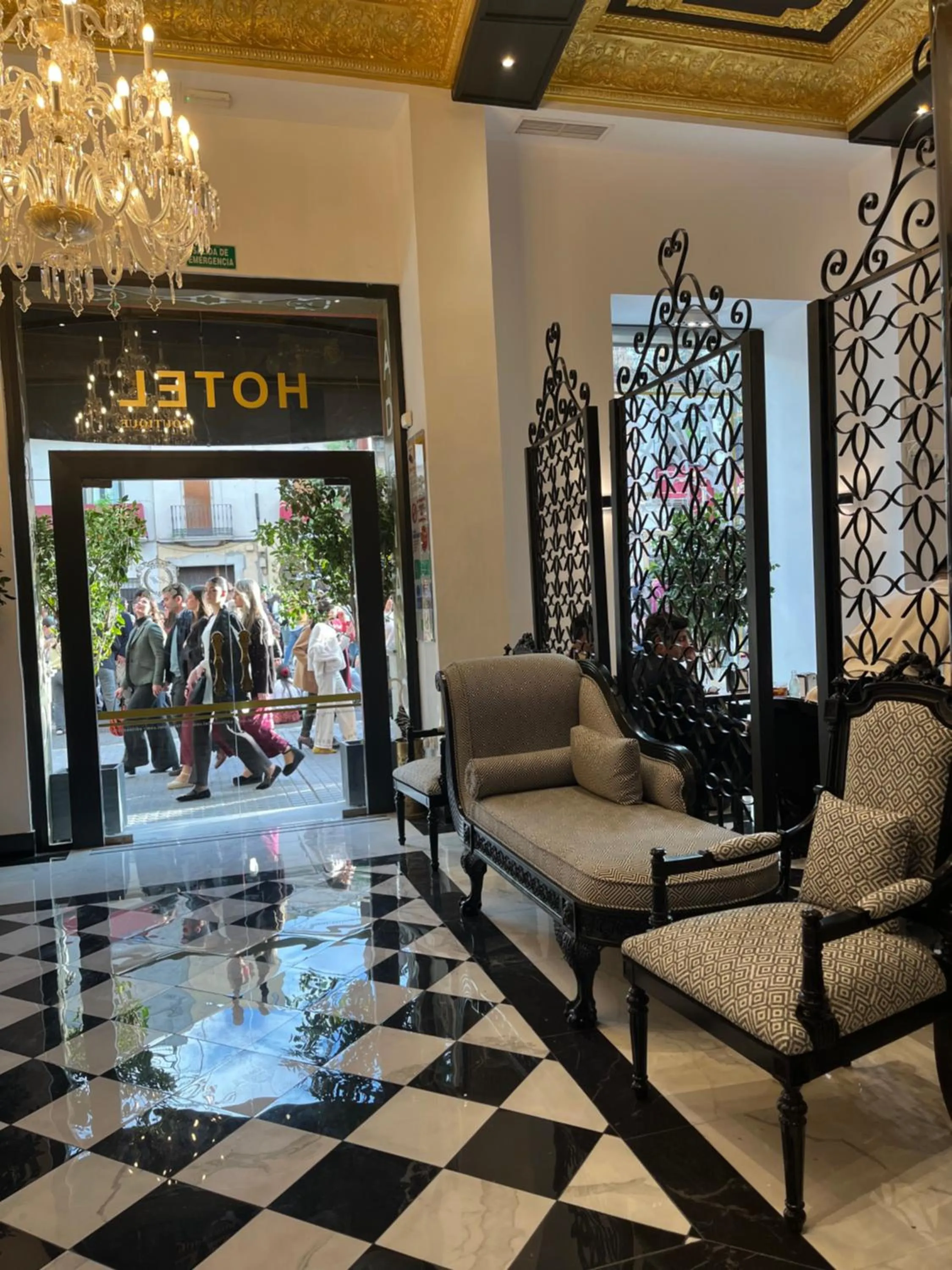 Adriano Boutique Sevilla