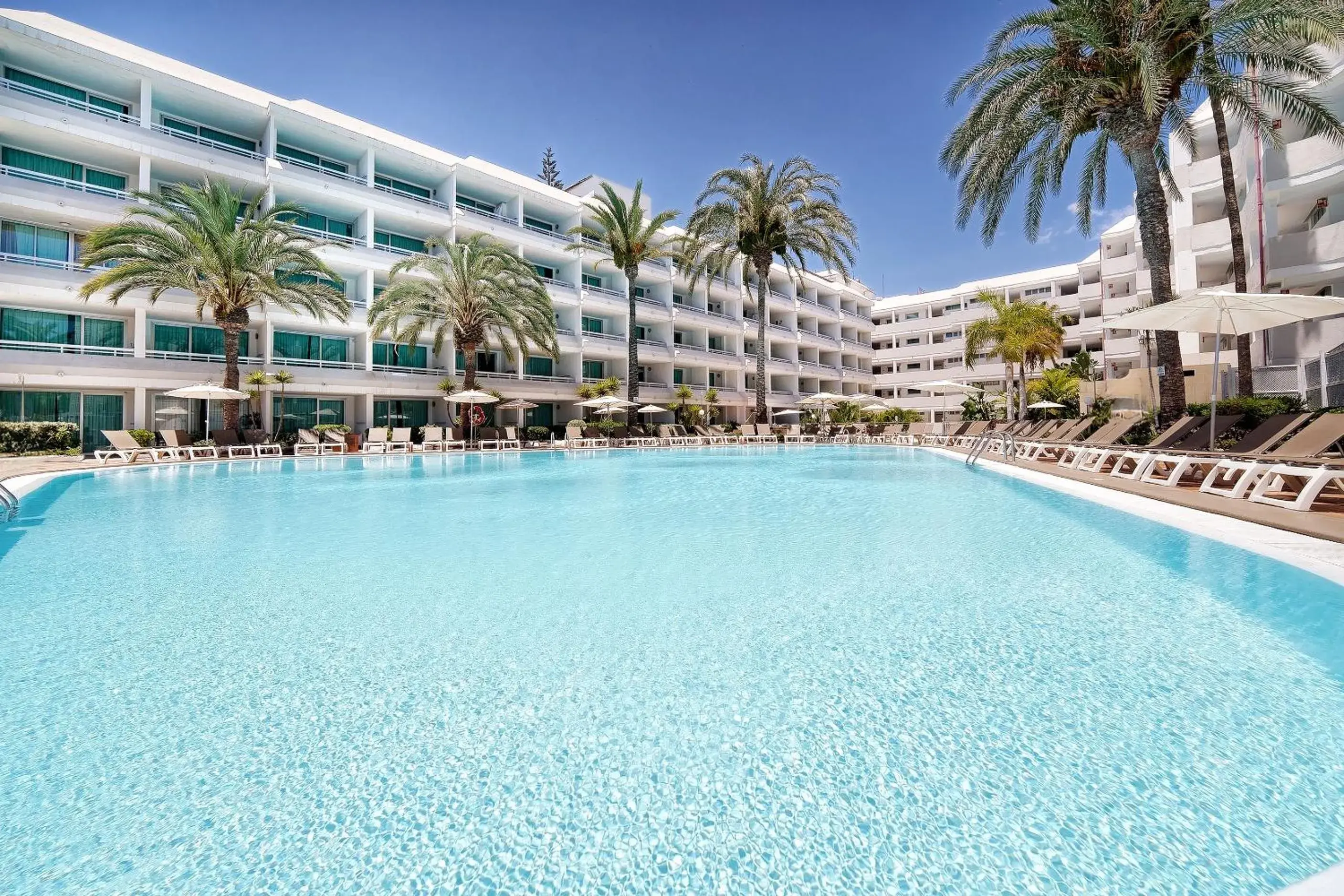 Swimming pool in Akeah Broncemar Swimming pool in Akeah Broncemar