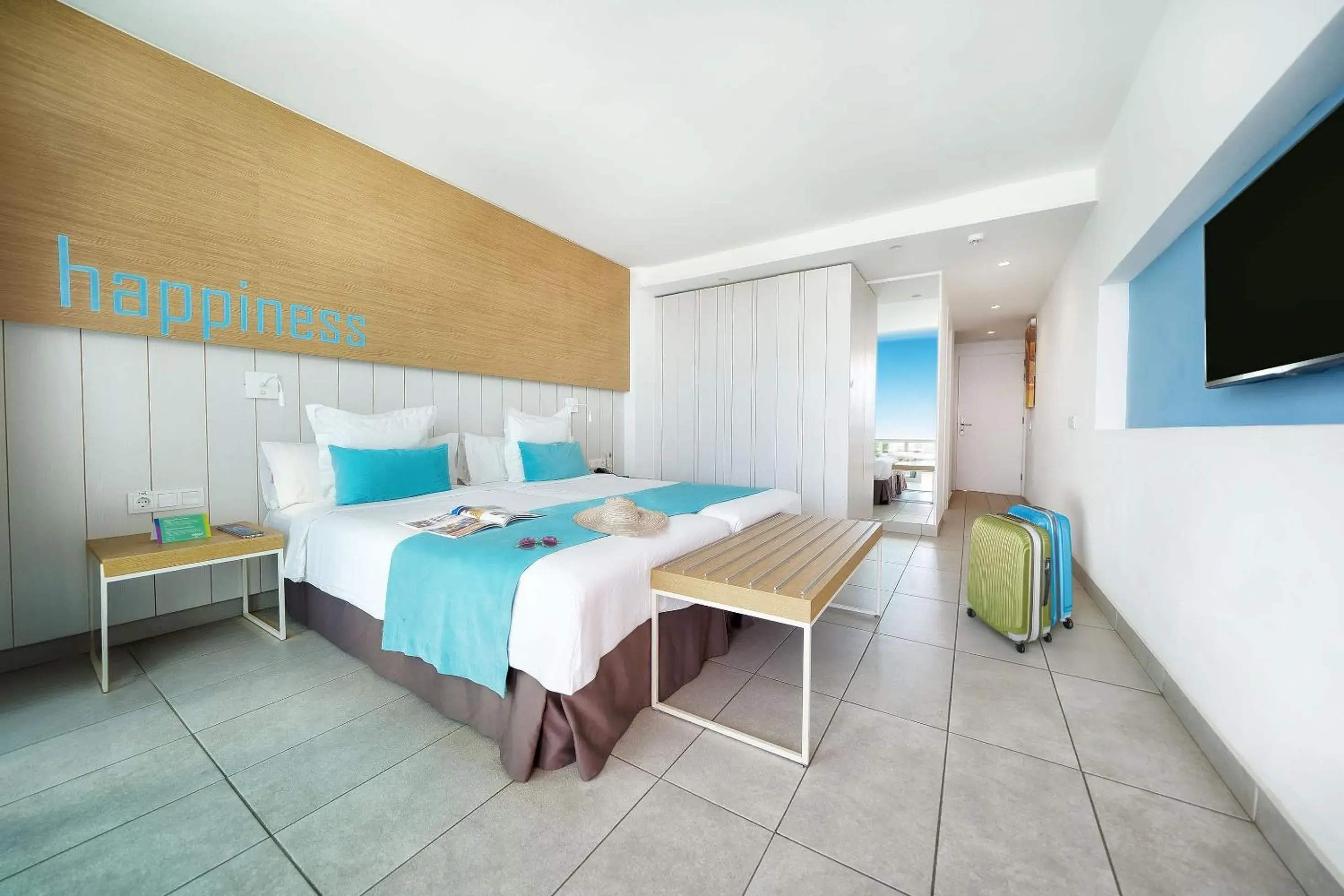 Bed in Akeah Broncemar Bed in Akeah Broncemar