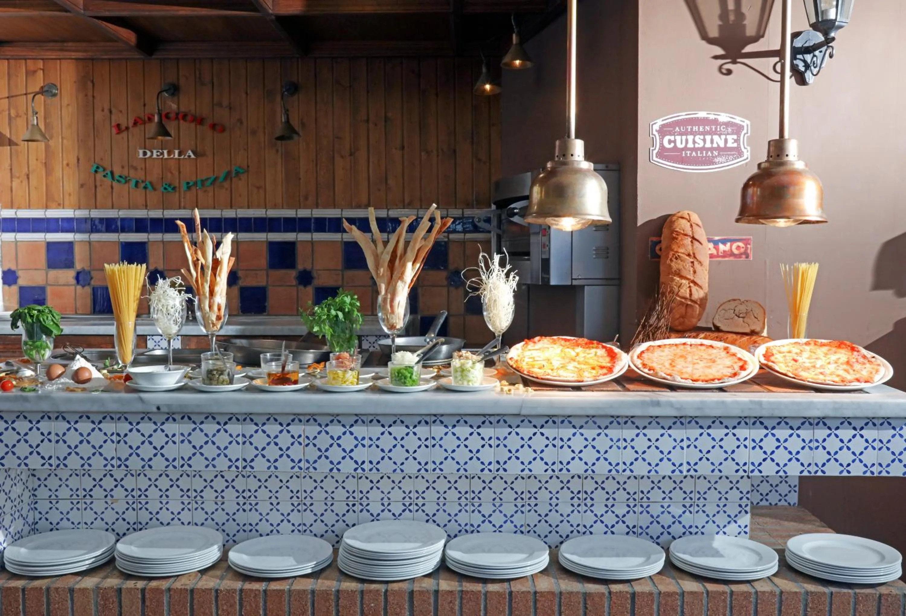 Breakfast in Akeah Broncemar