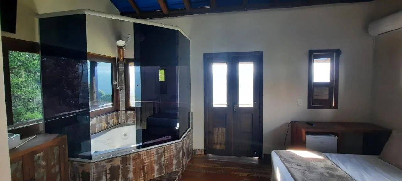 Hot Tub, Bed in Eco Mirante Hotel