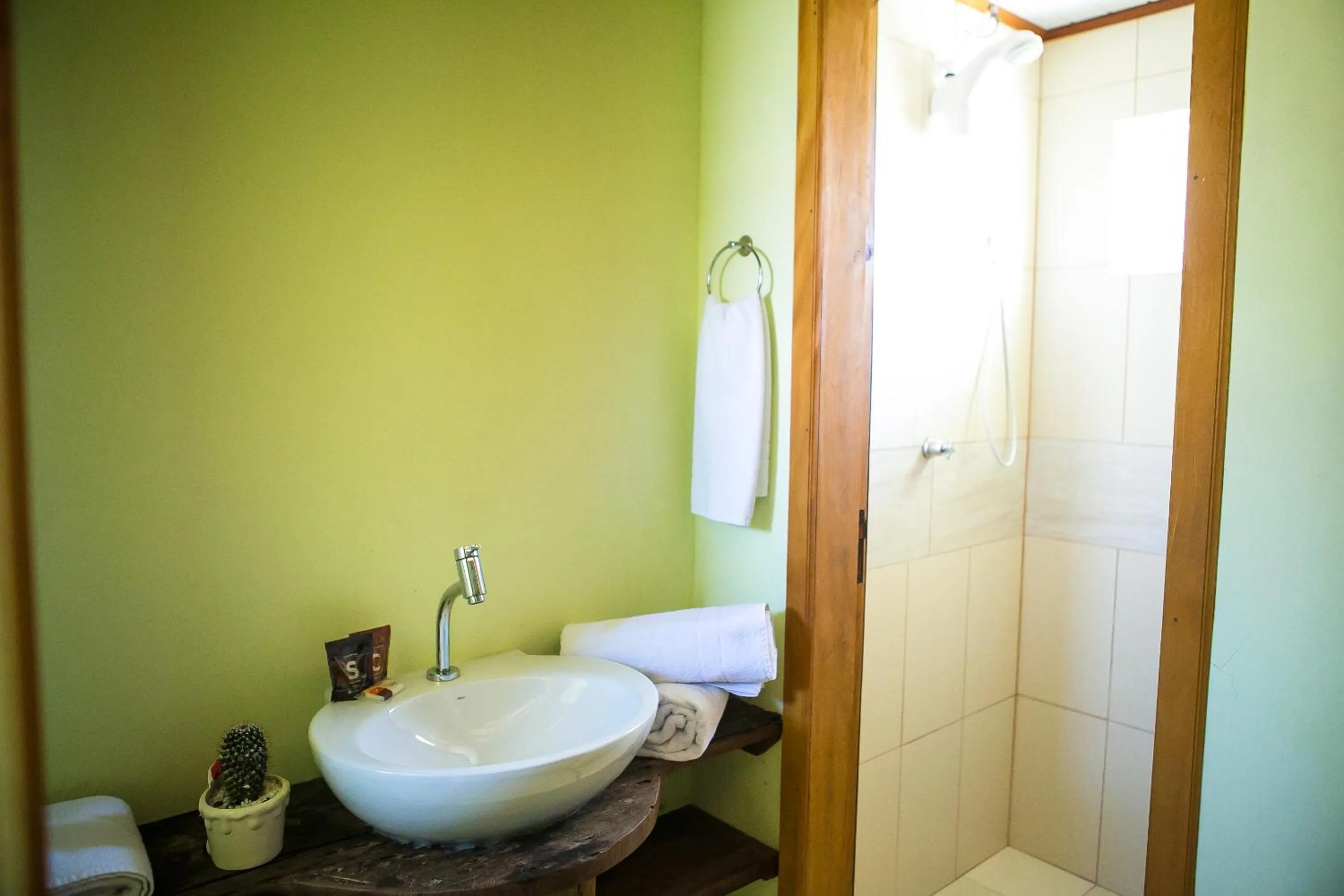 Shower in Eco Mirante Hotel