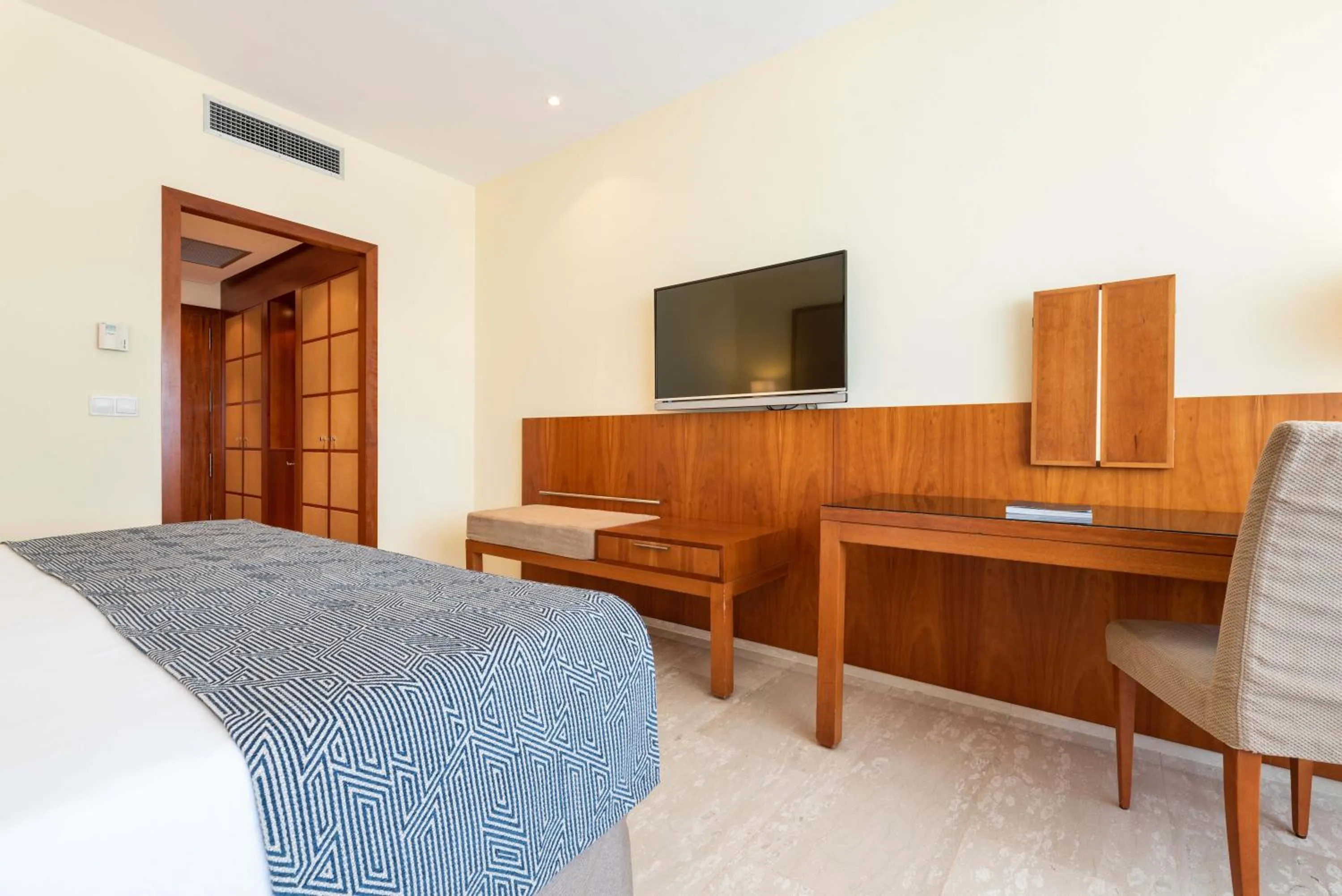 Bed in Eurostars Isla de La Toja