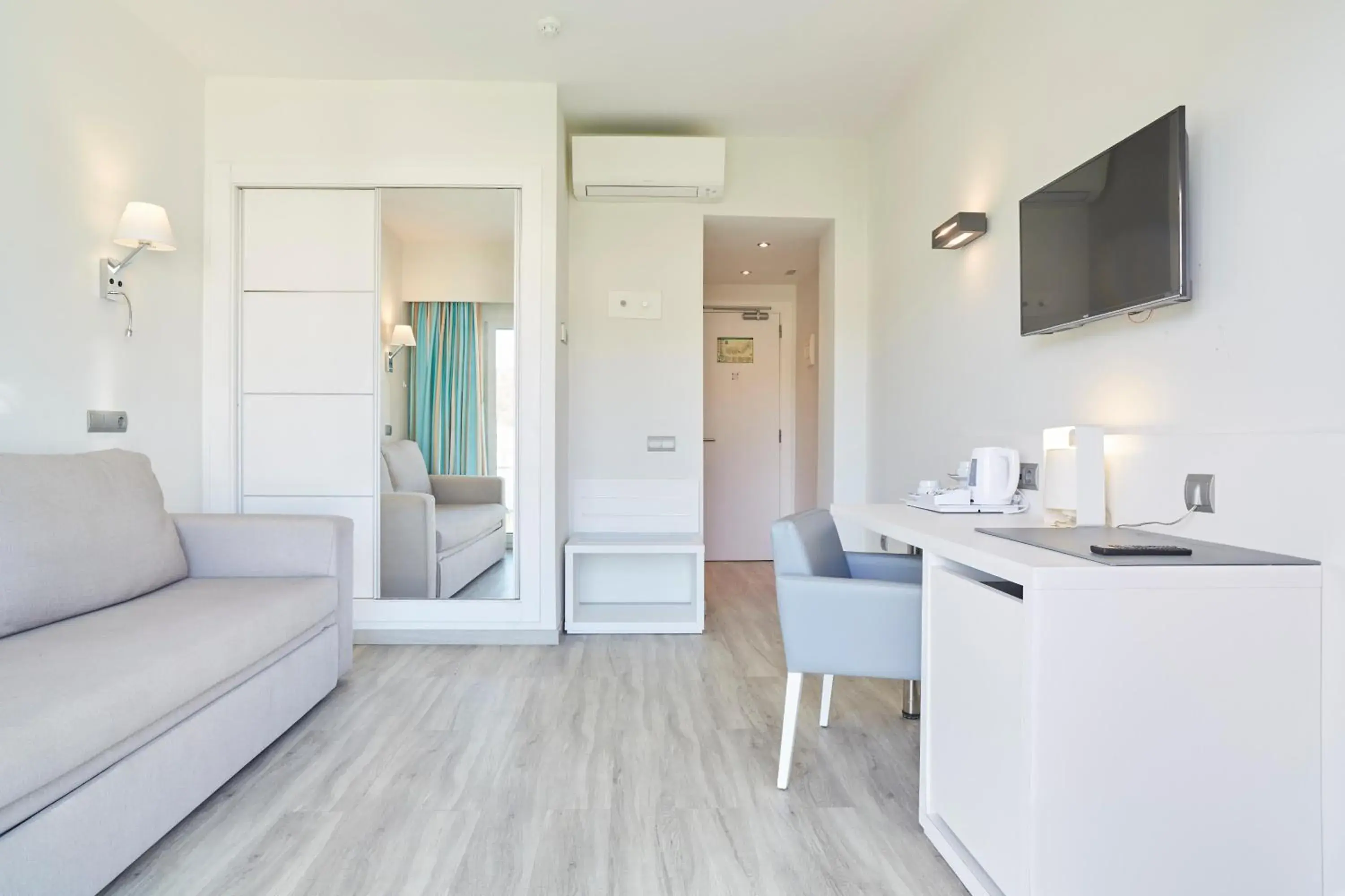 Photo of the whole room, Bed in Invisa Hotel Es Pla - Adults Only Photo of the whole room, Bed in Invisa Hotel Es Pla - Adults Only