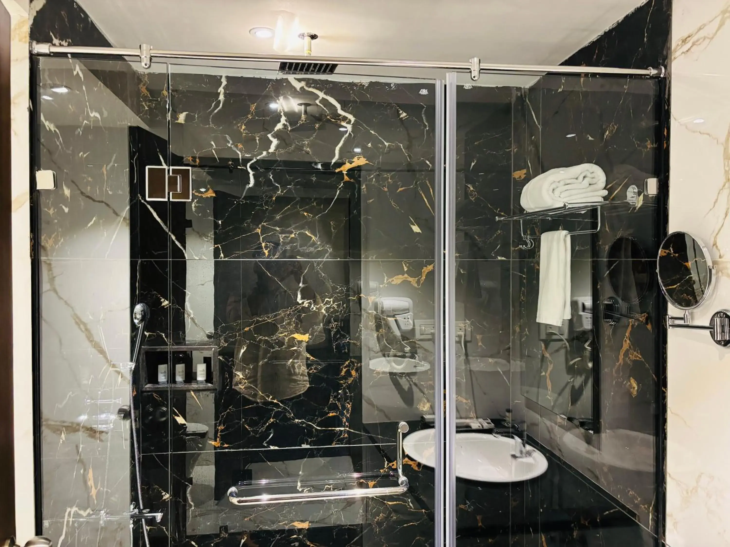 Bathroom in Mayur Belgaum Presidency Hotel & Spa Bathroom in Mayur Belgaum Presidency Hotel & Spa