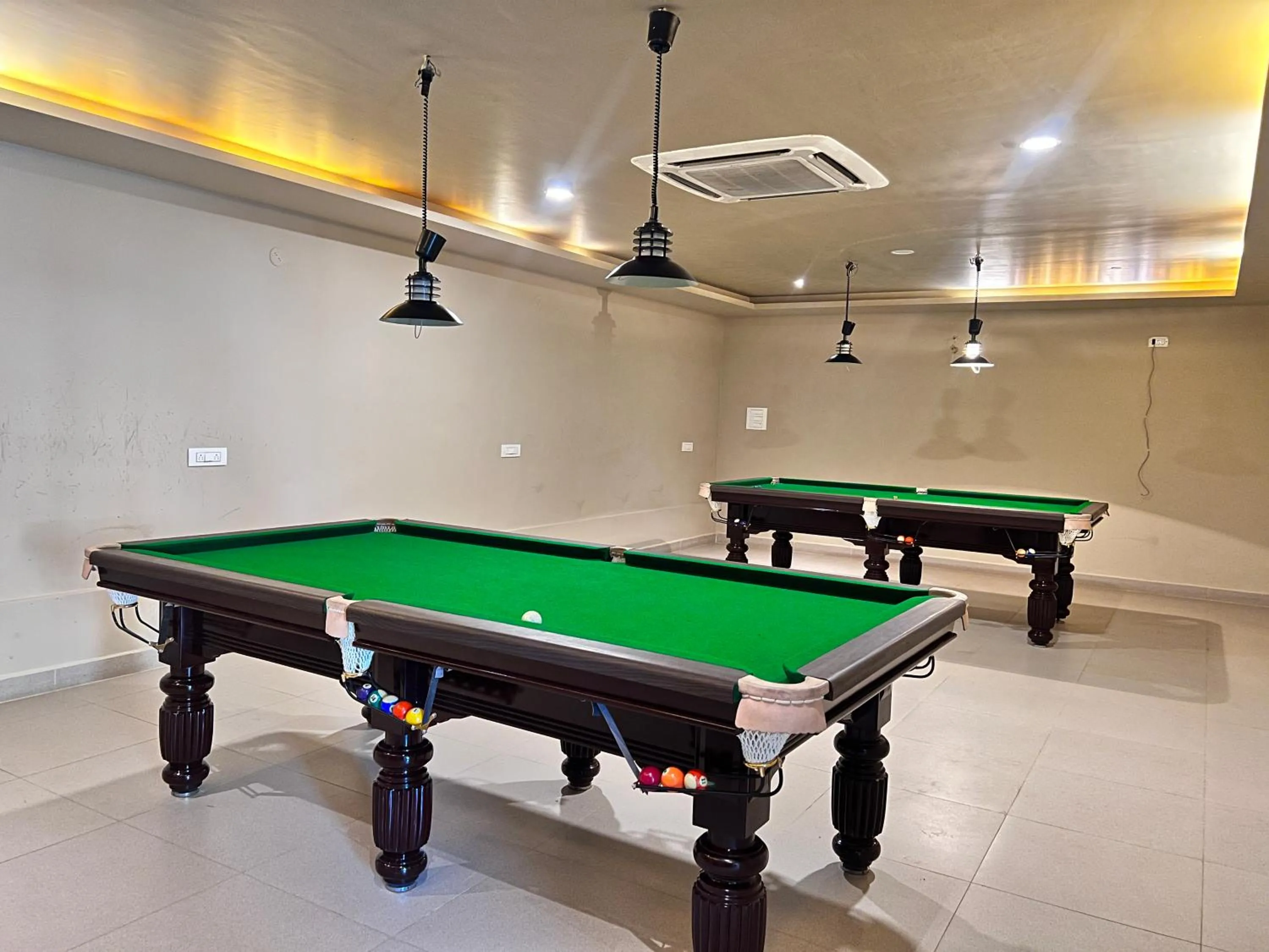 Billiard in Mayur Belgaum Presidency Hotel & Spa