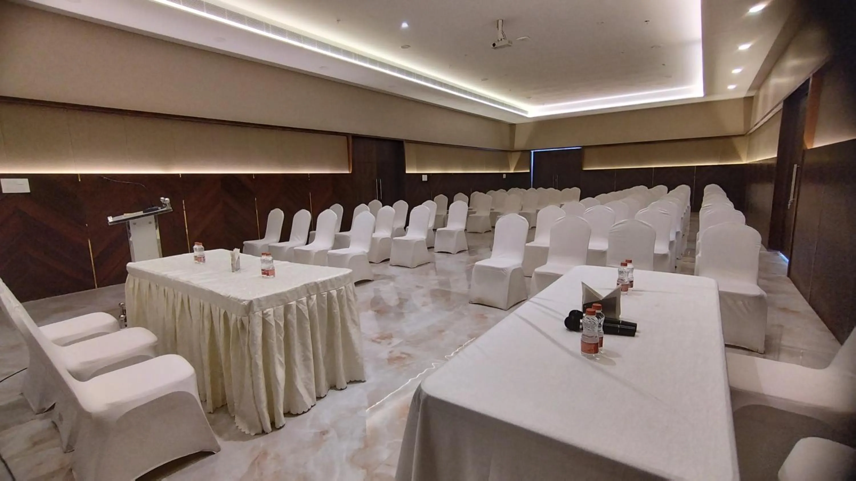 Banquet/Function facilities in Mayur Belgaum Presidency Hotel & Spa