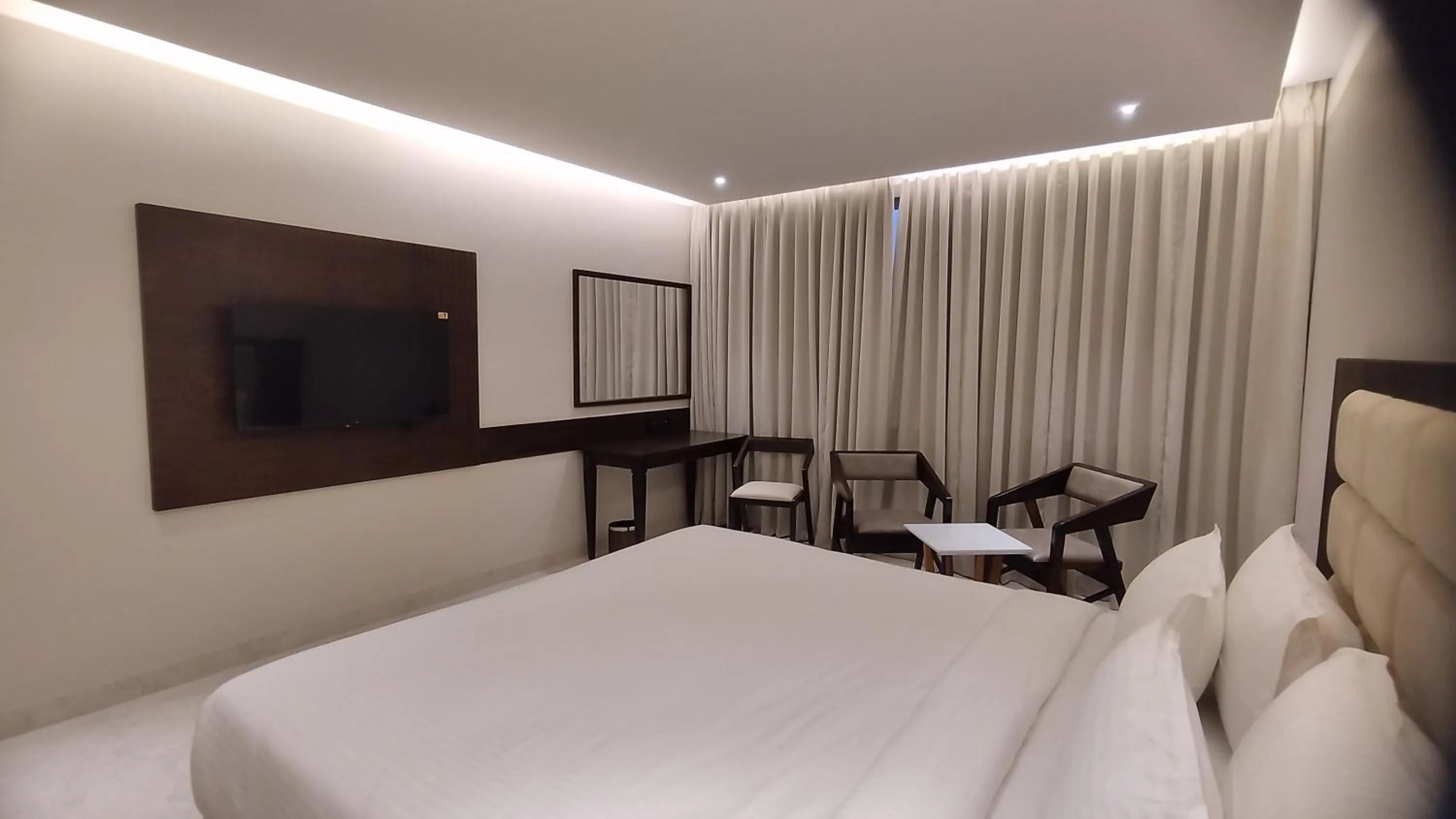 Bedroom, Bed in Mayur Belgaum Presidency Hotel & Spa