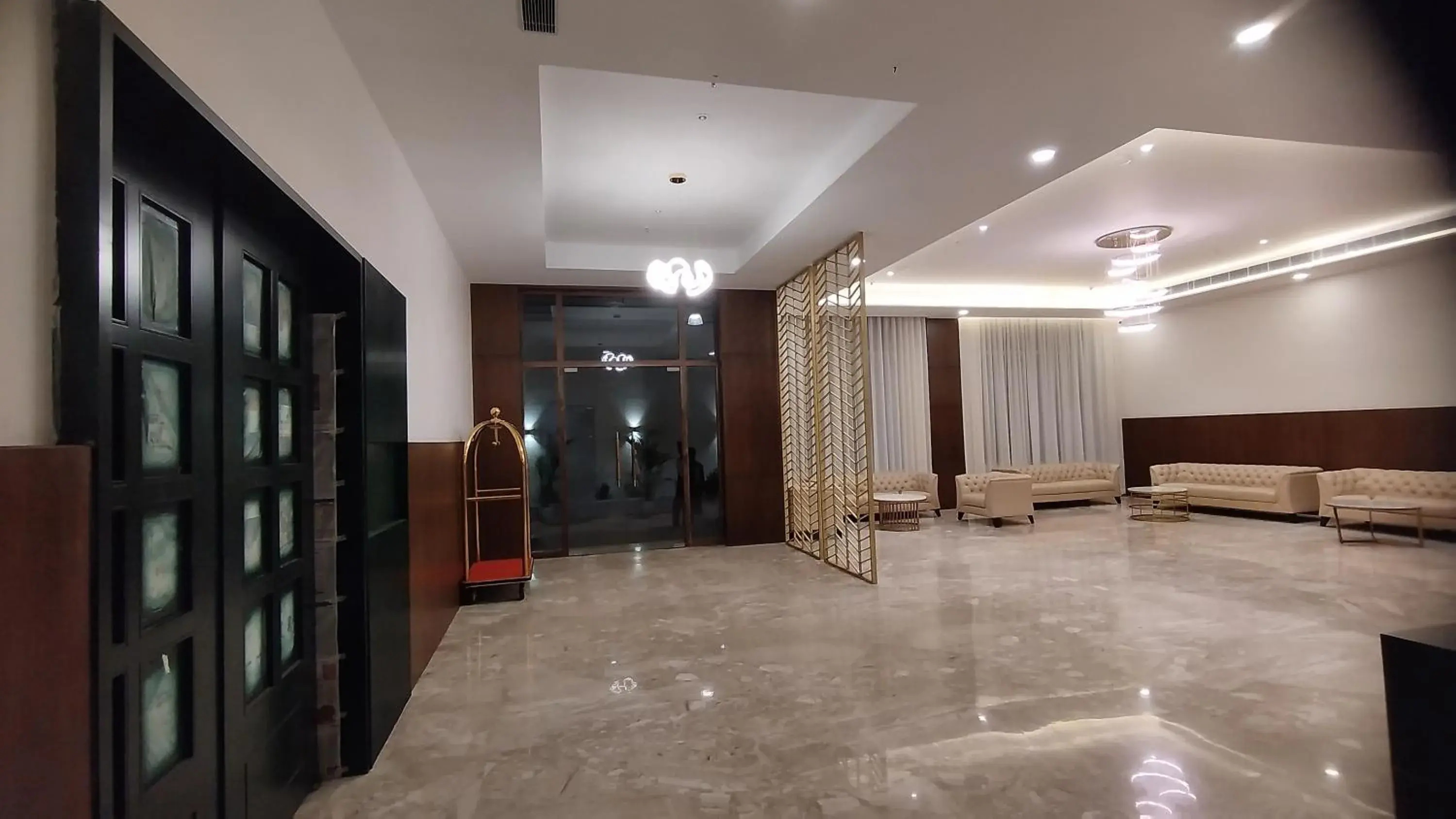 Lobby or reception in Mayur Belgaum Presidency Hotel & Spa Lobby or reception in Mayur Belgaum Presidency Hotel & Spa