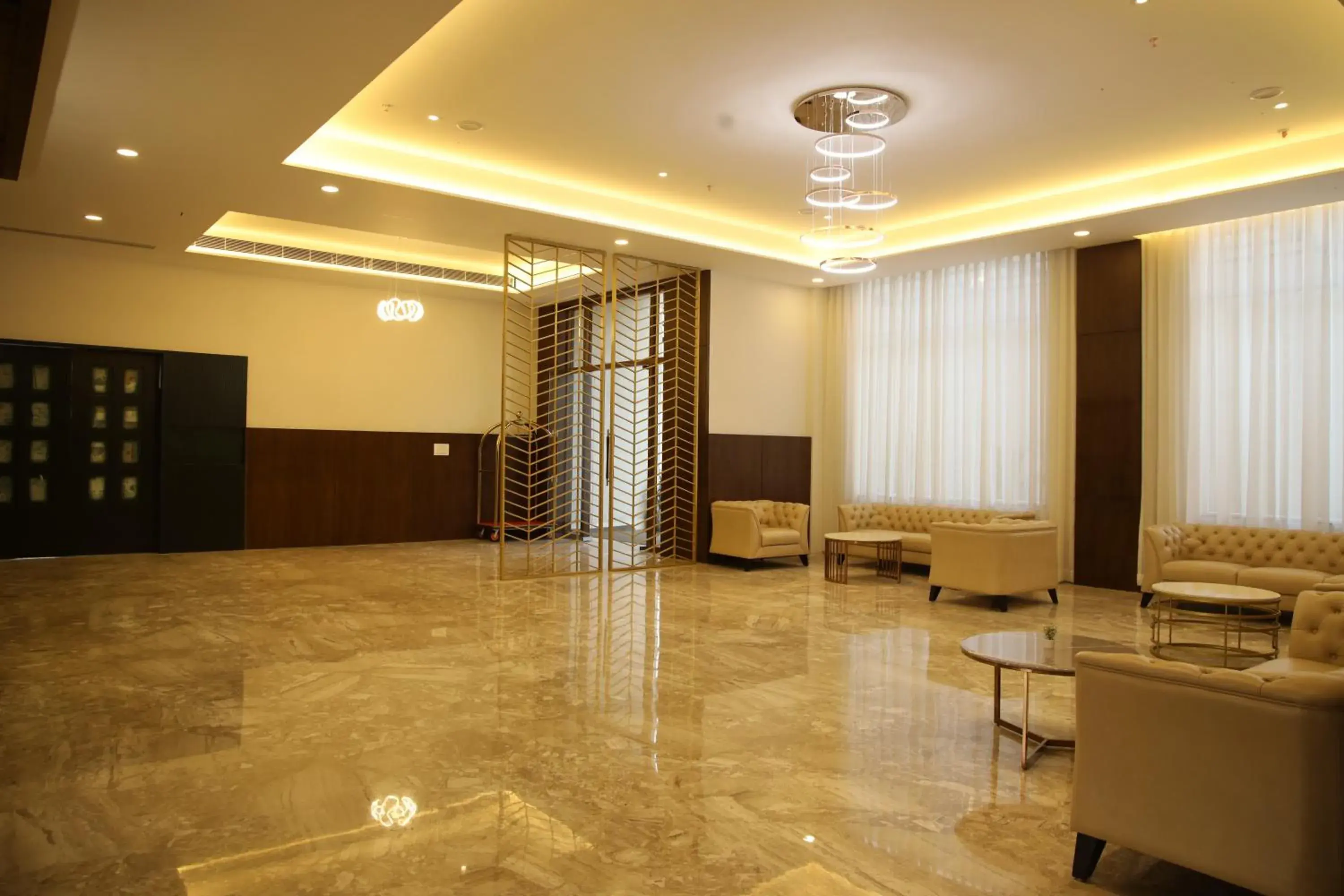 Lobby or reception in Mayur Belgaum Presidency Hotel & Spa Lobby or reception in Mayur Belgaum Presidency Hotel & Spa