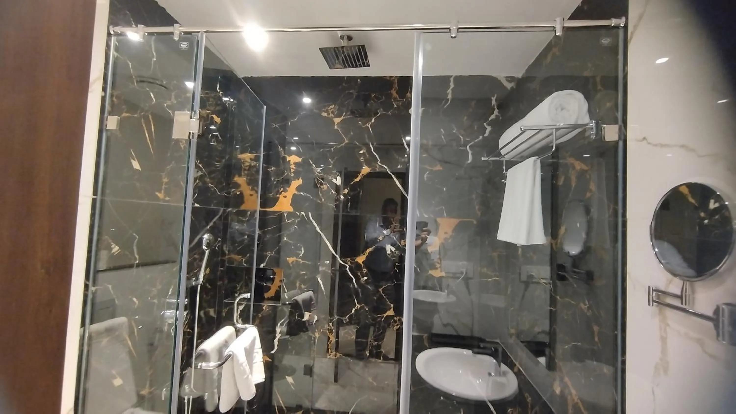 Bathroom in Mayur Belgaum Presidency Hotel & Spa