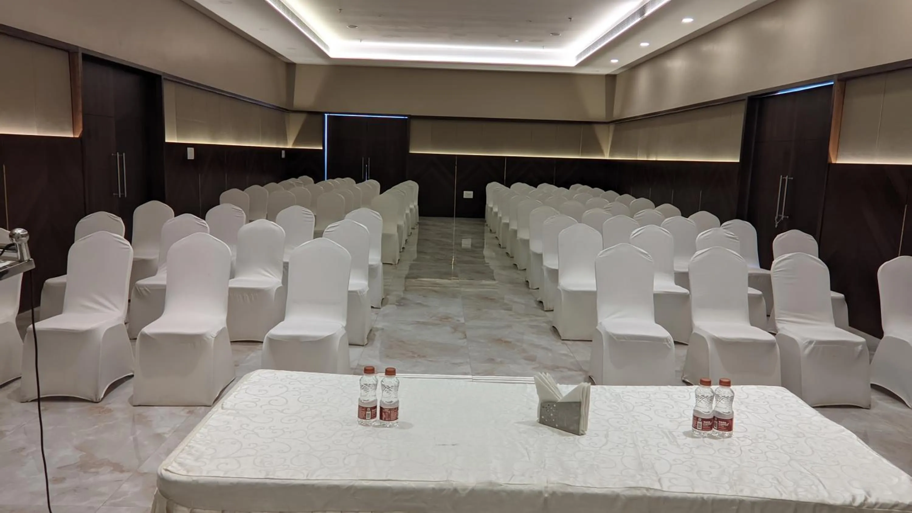 Meeting/conference room in Mayur Belgaum Presidency Hotel & Spa