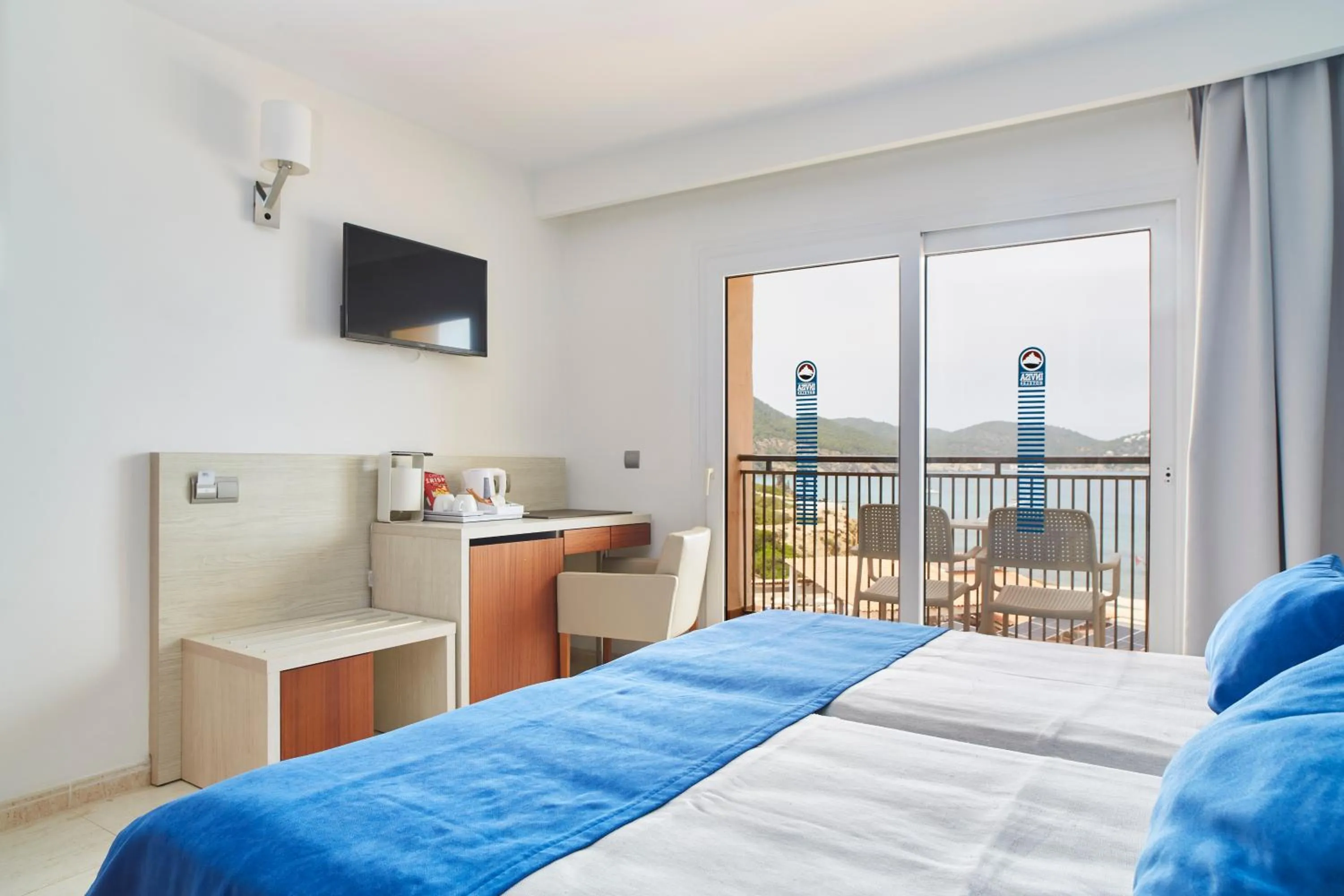 Bed in Invisa Hotel Club Cala Blanca