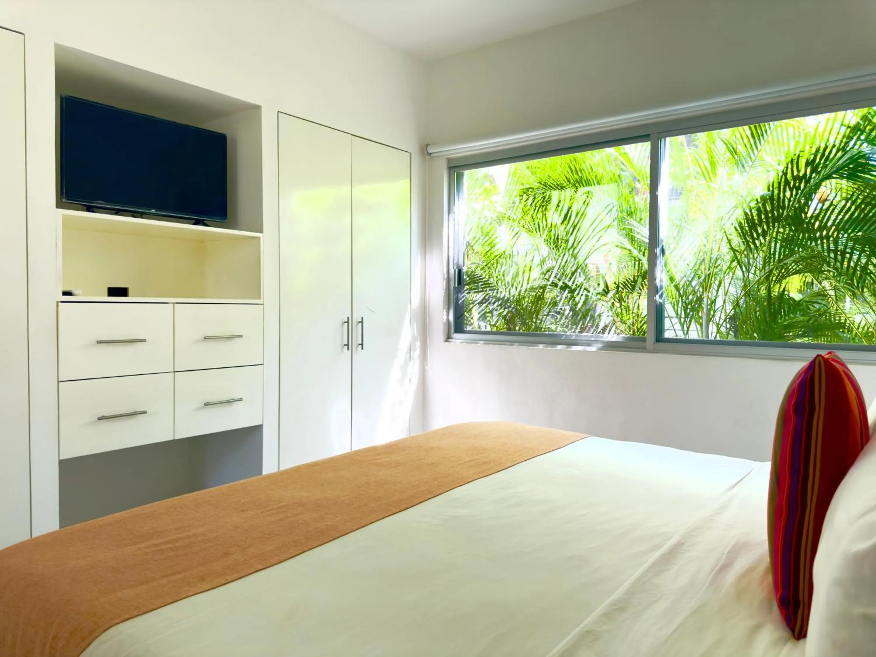 Bed in Papaya Condo Acapulco Diamante -Solo Adultos