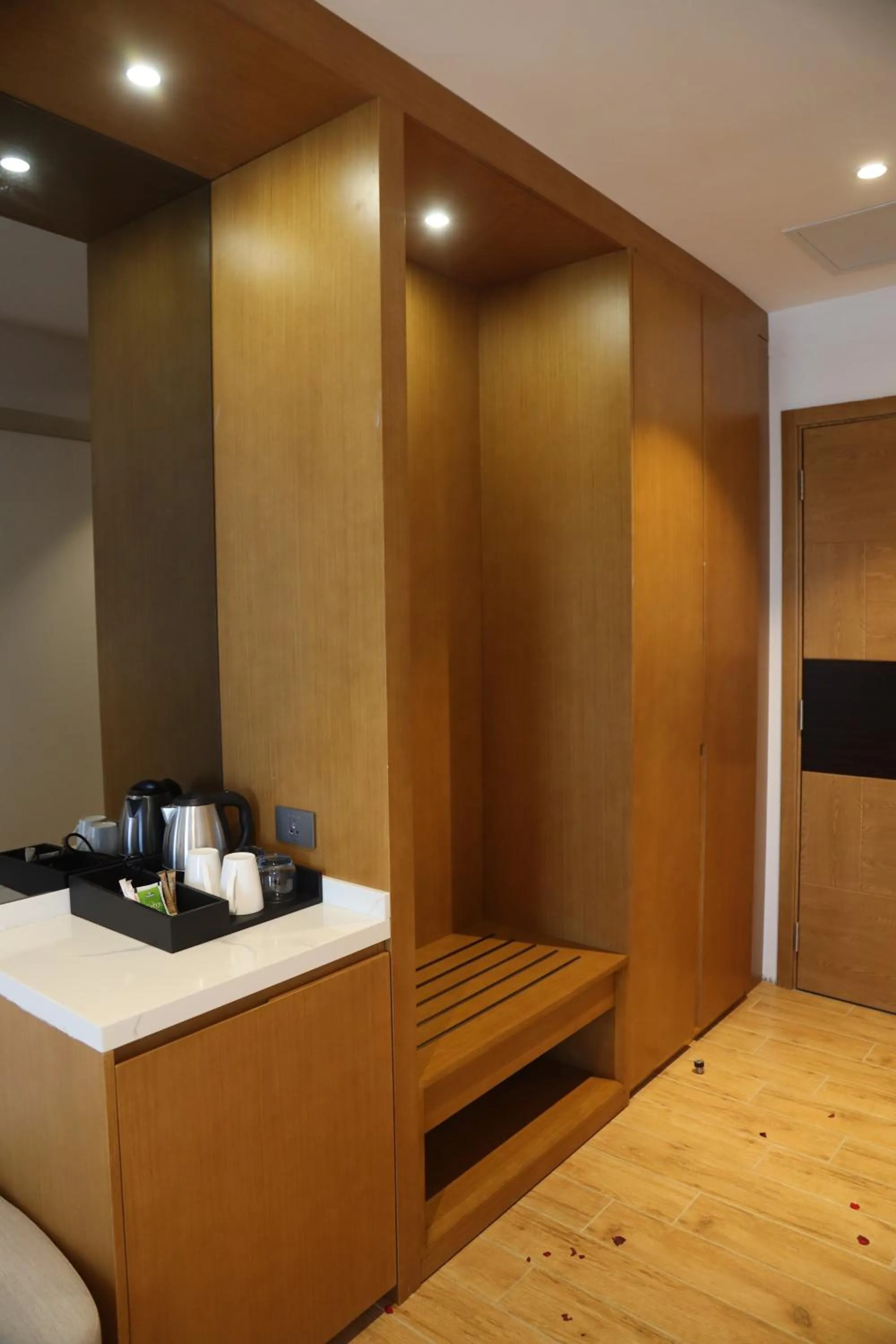 Coffee/tea facilities, Bed in Hayes Hotel, Addis Ababa