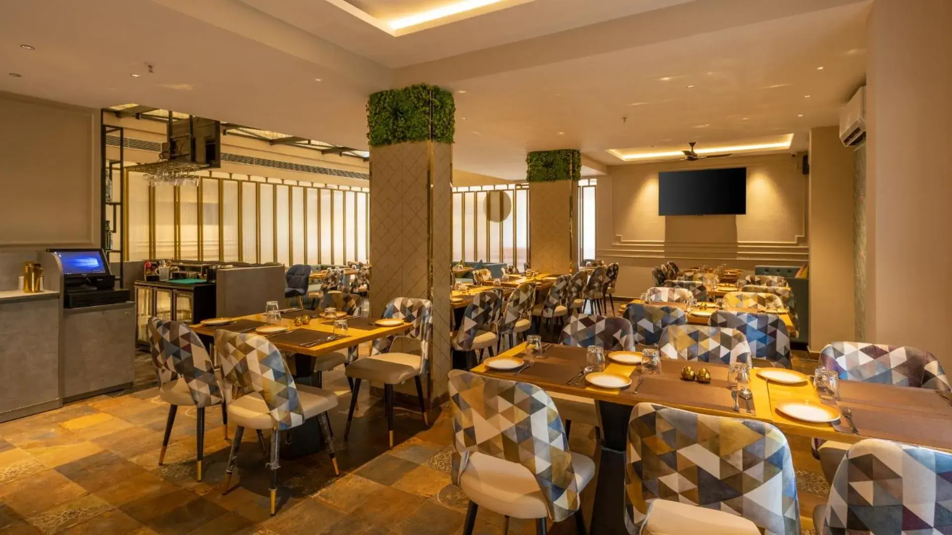 Restaurant/places to eat in Renest Calangute Goa Restaurant/places to eat in Renest Calangute Goa