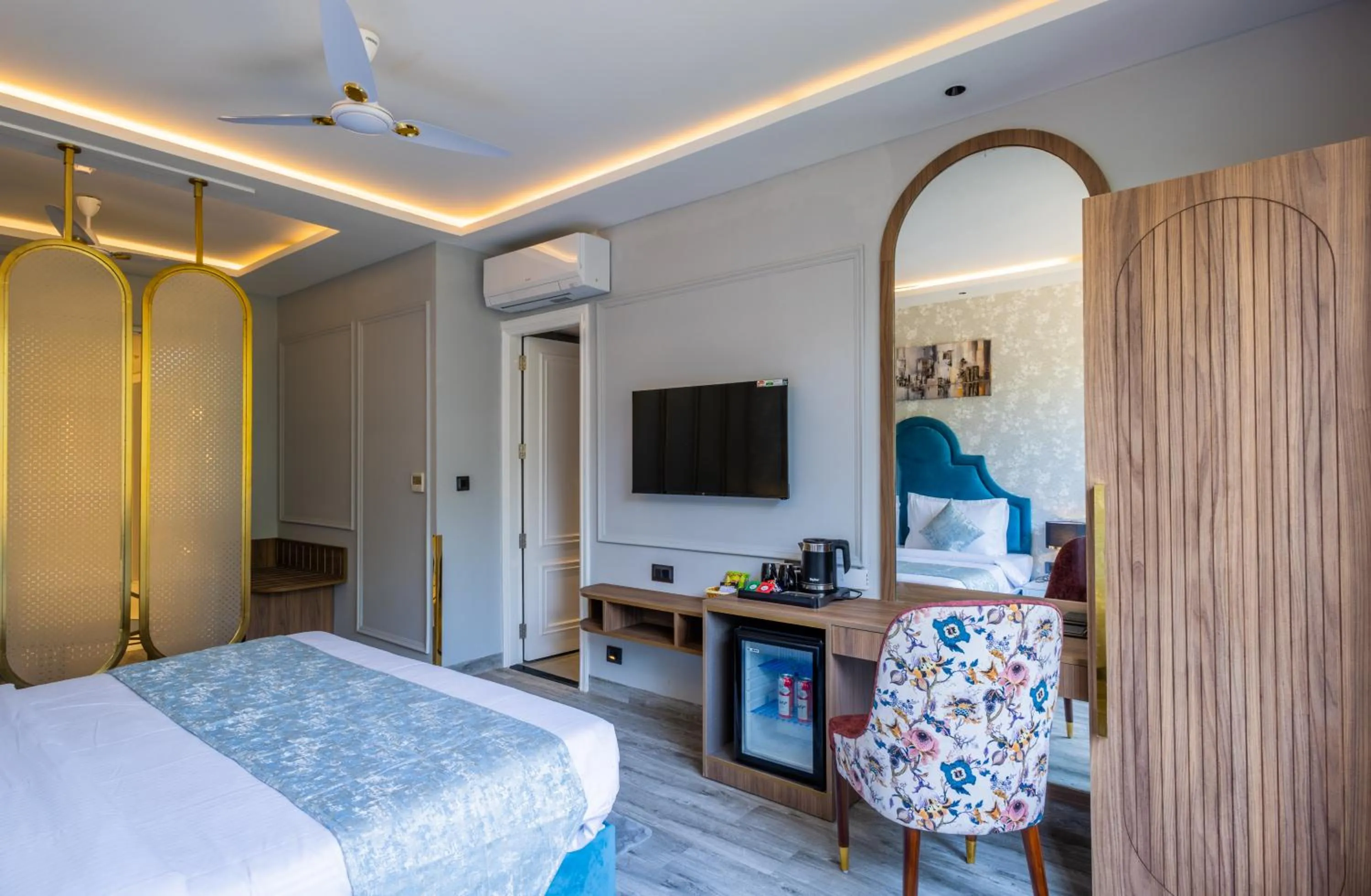 TV and multimedia, Bed in Renest Calangute Goa