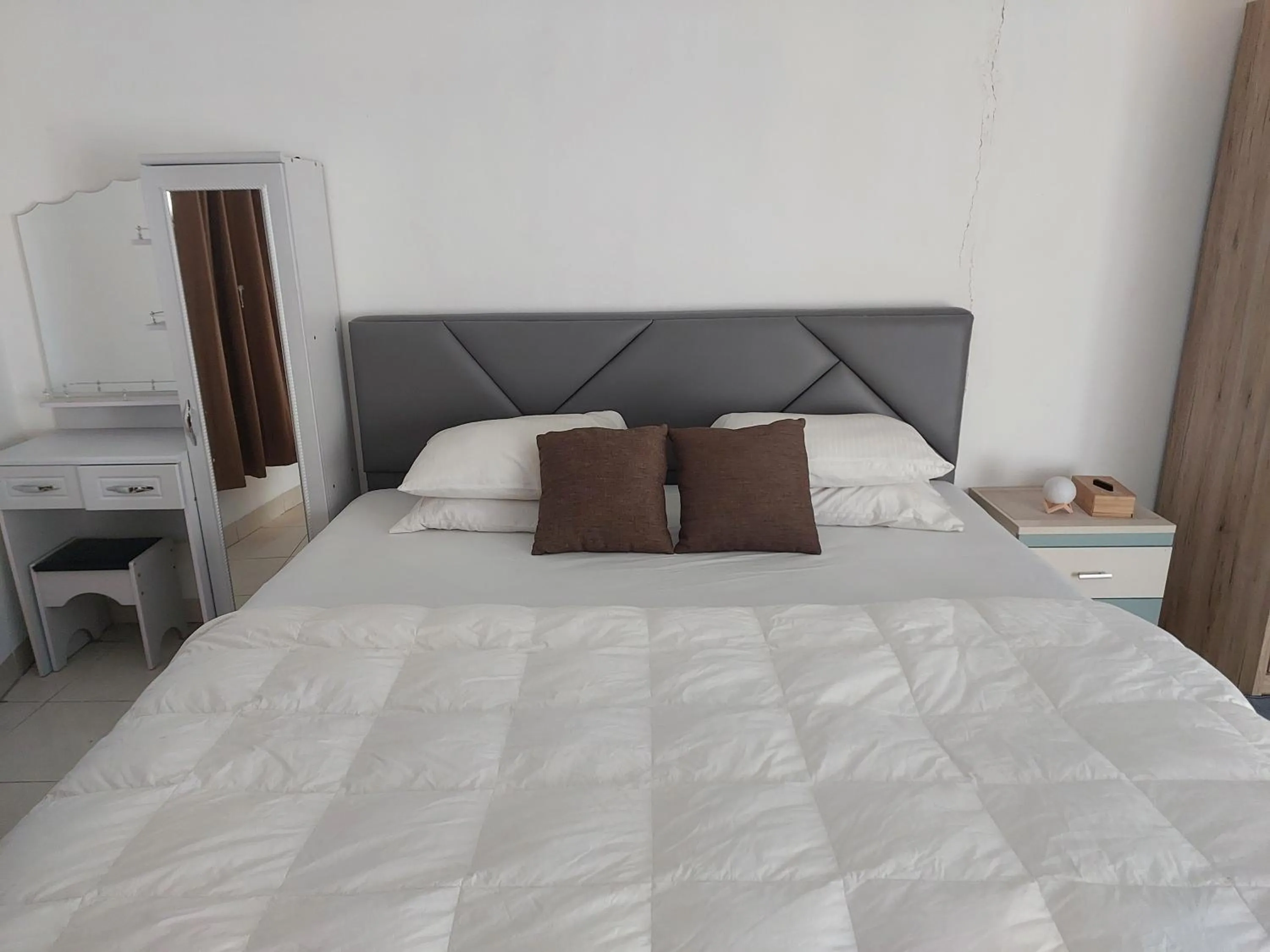View (from property/room), Bed in HAPDESKO HOMESTAY