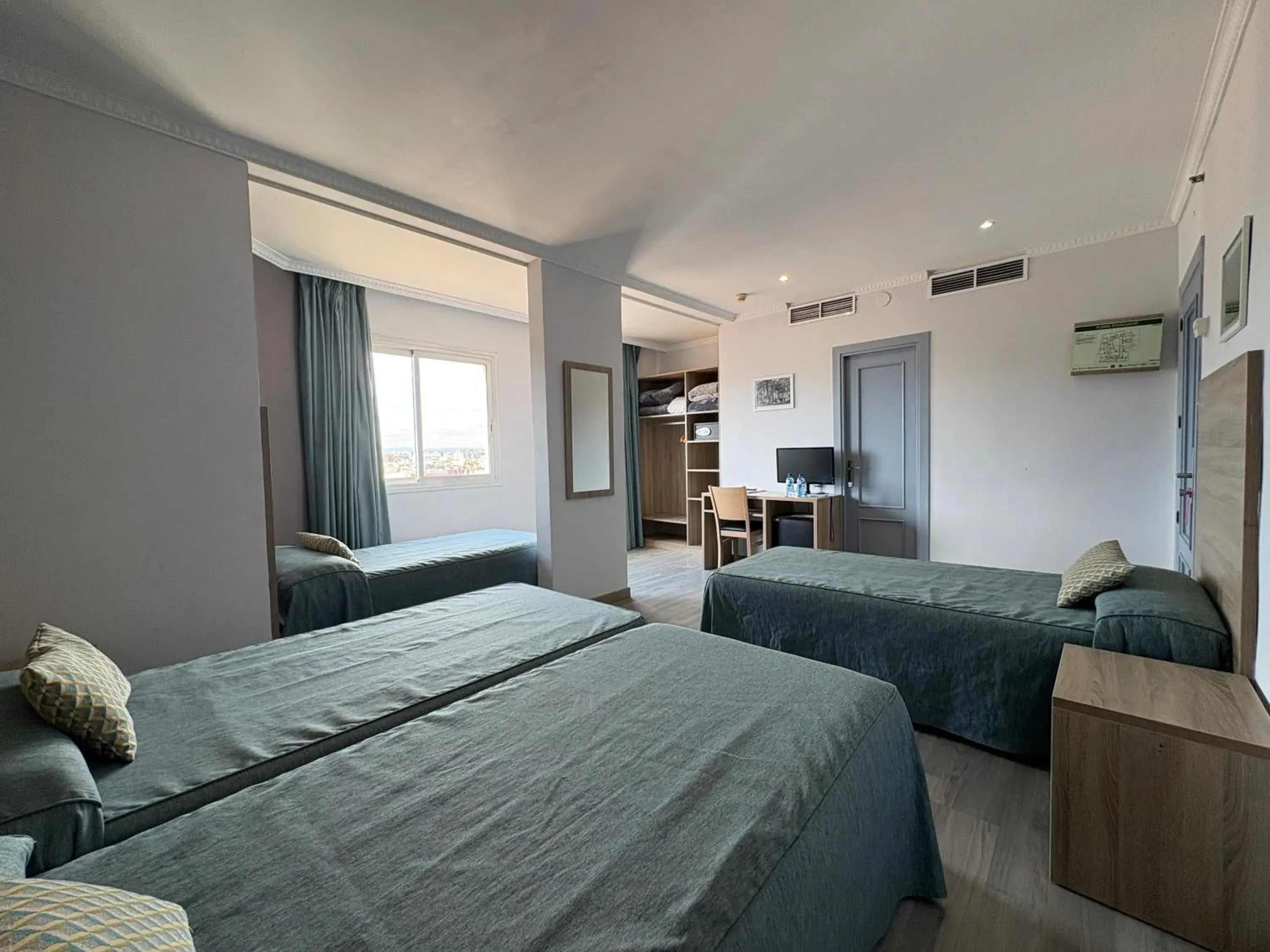 Photo of the whole room, Bed in Ramblas Hotel Photo of the whole room, Bed in Ramblas Hotel