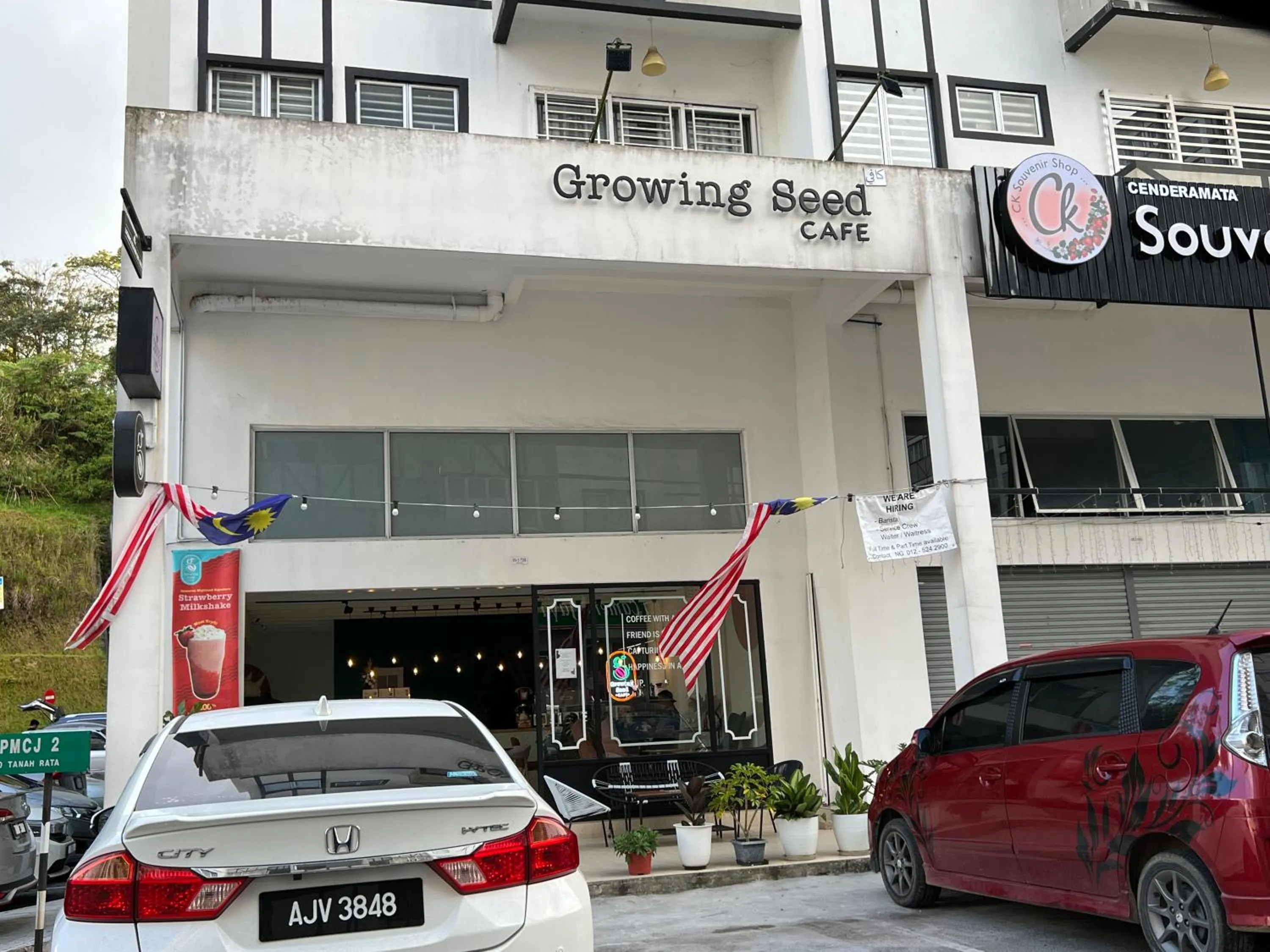 Restaurant/places to eat in Cozystay @ The Quintet, Cameron