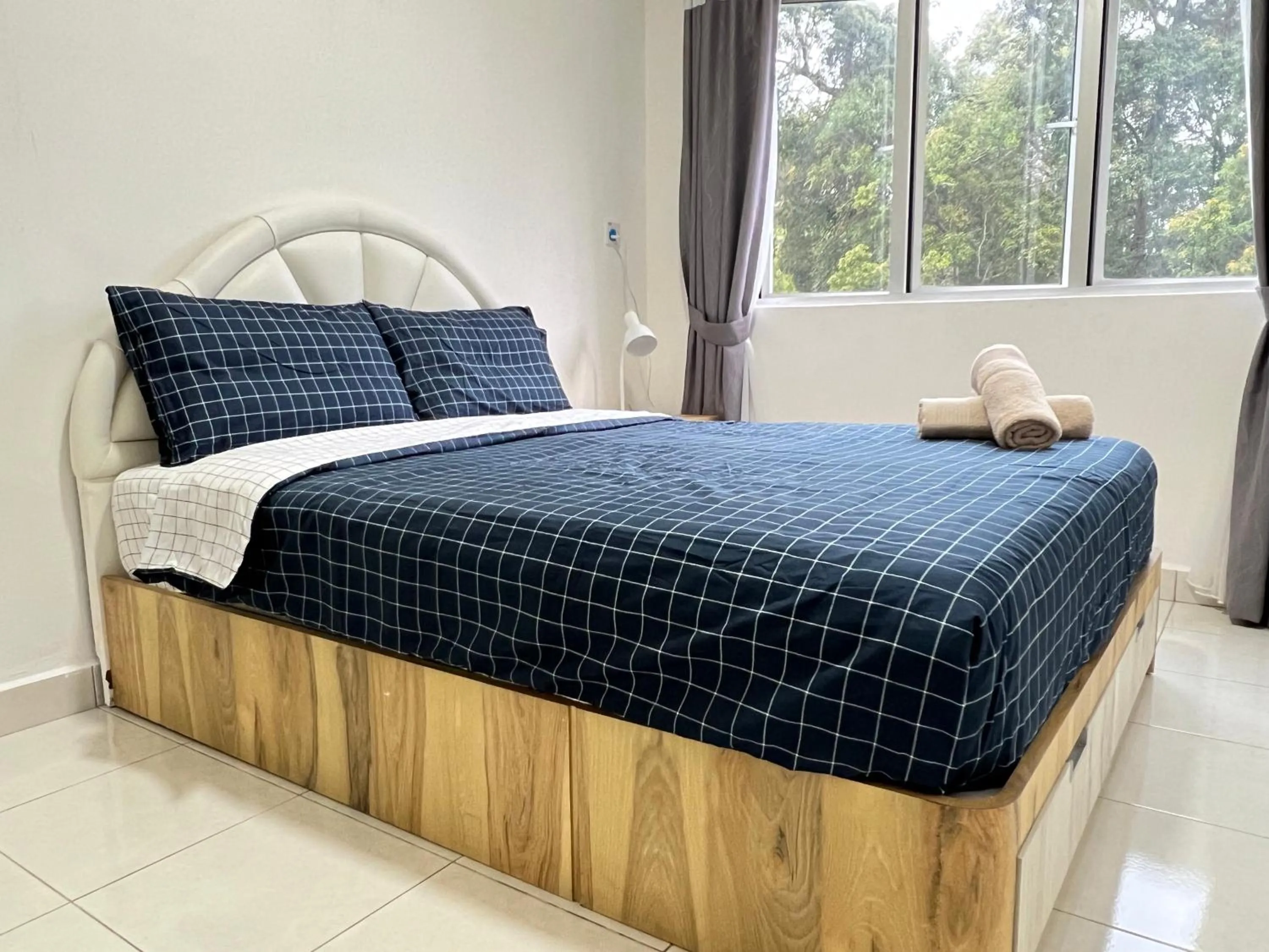 Bedroom, Bed in Cozystay @ The Quintet, Cameron