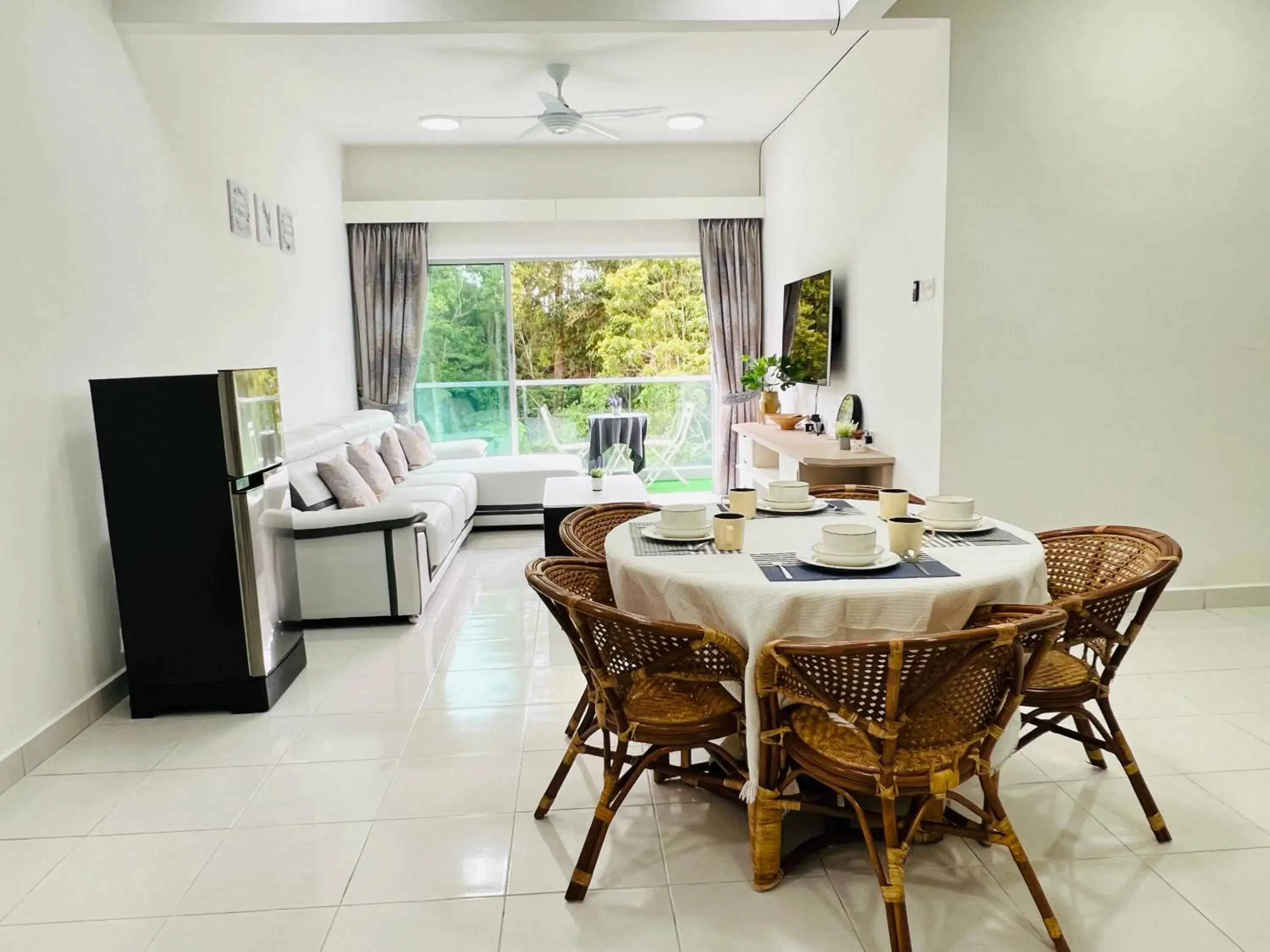 Three-Bedroom Apartment in Cozystay @ The Quintet, Cameron Three-Bedroom Apartment in Cozystay @ The Quintet, Cameron