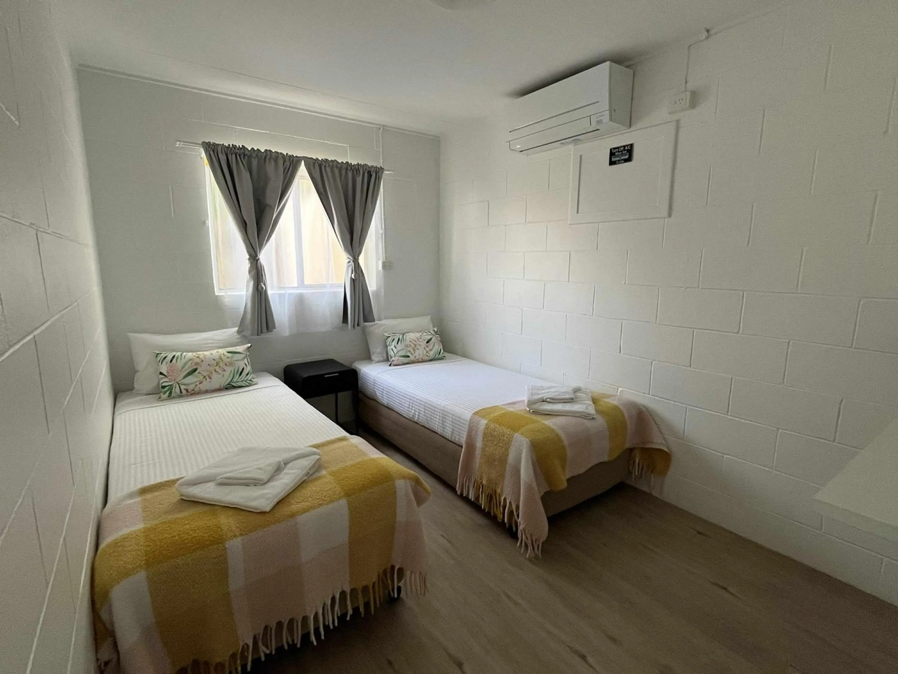 Bedroom, Bed in Kilcoy Motel