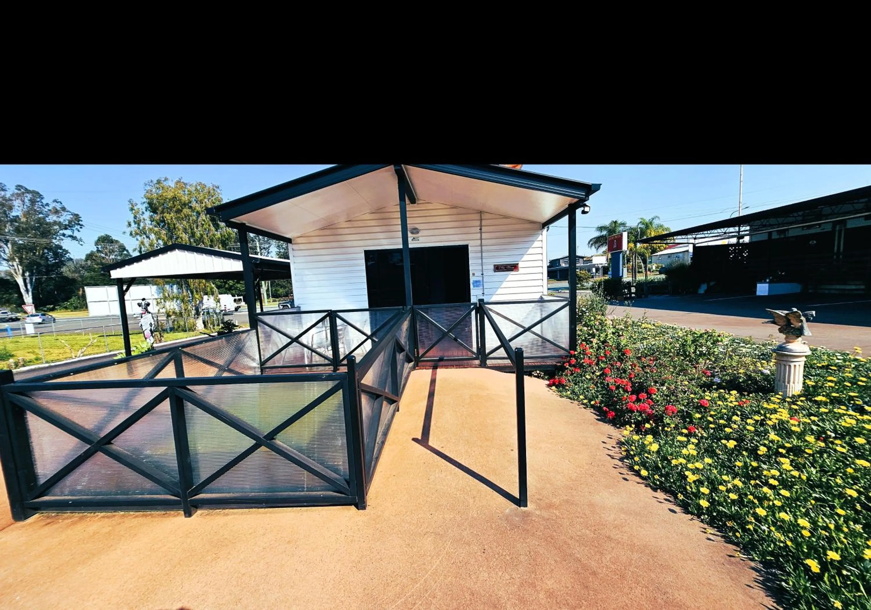 Patio in Kilcoy Motel