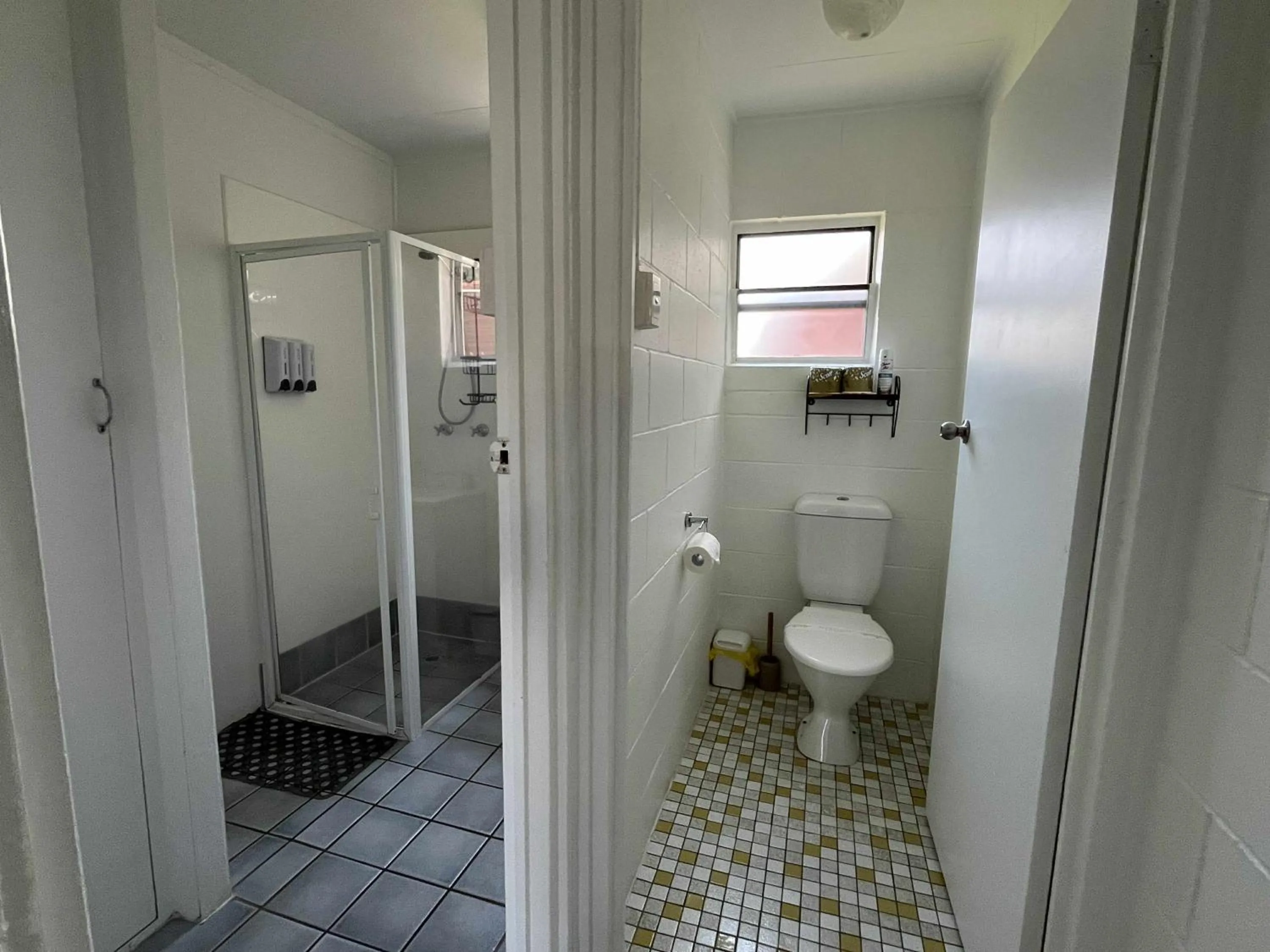 Bathroom in Kilcoy Motel