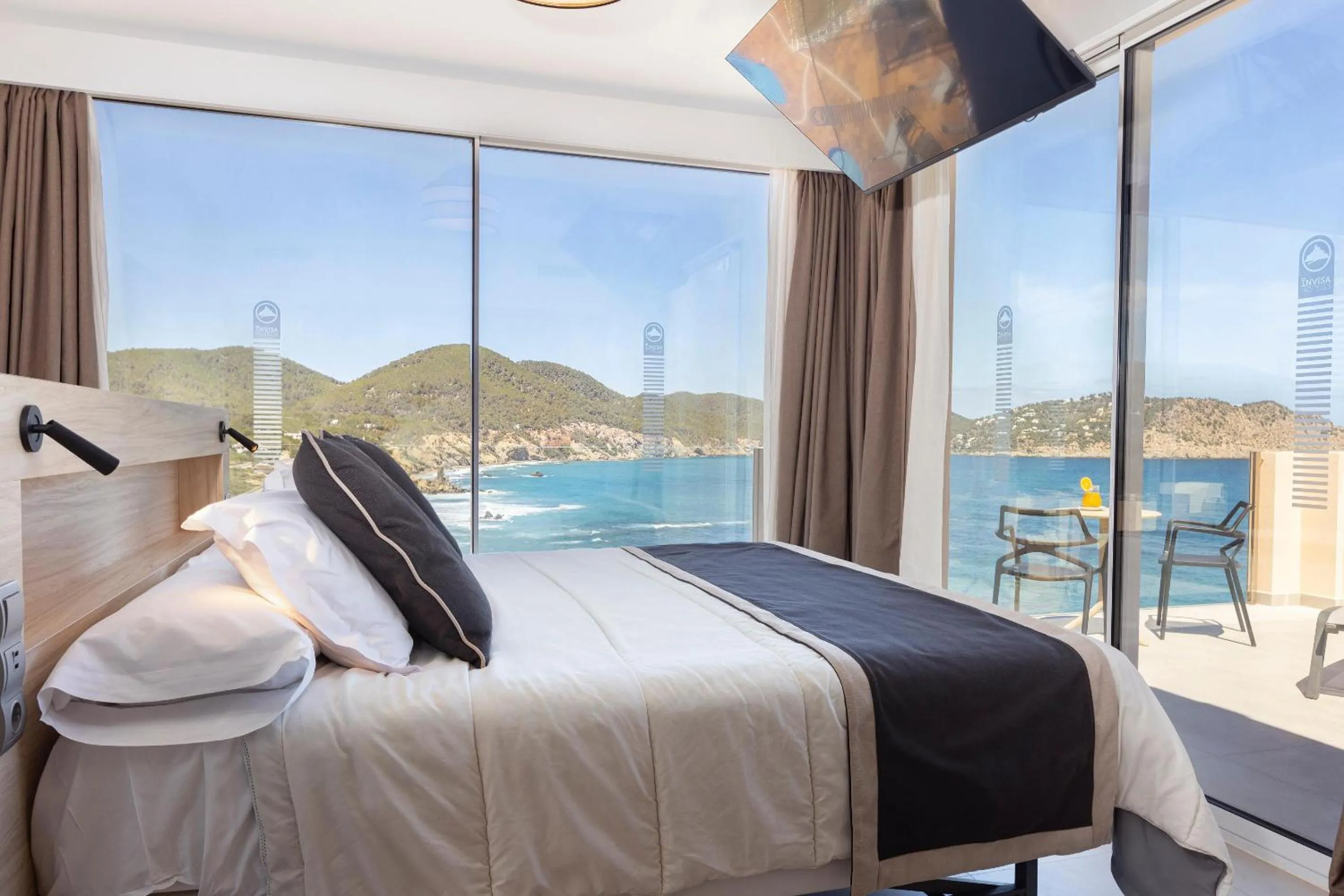 Photo of the whole room, Bed in Invisa Hotel Club Cala Verde