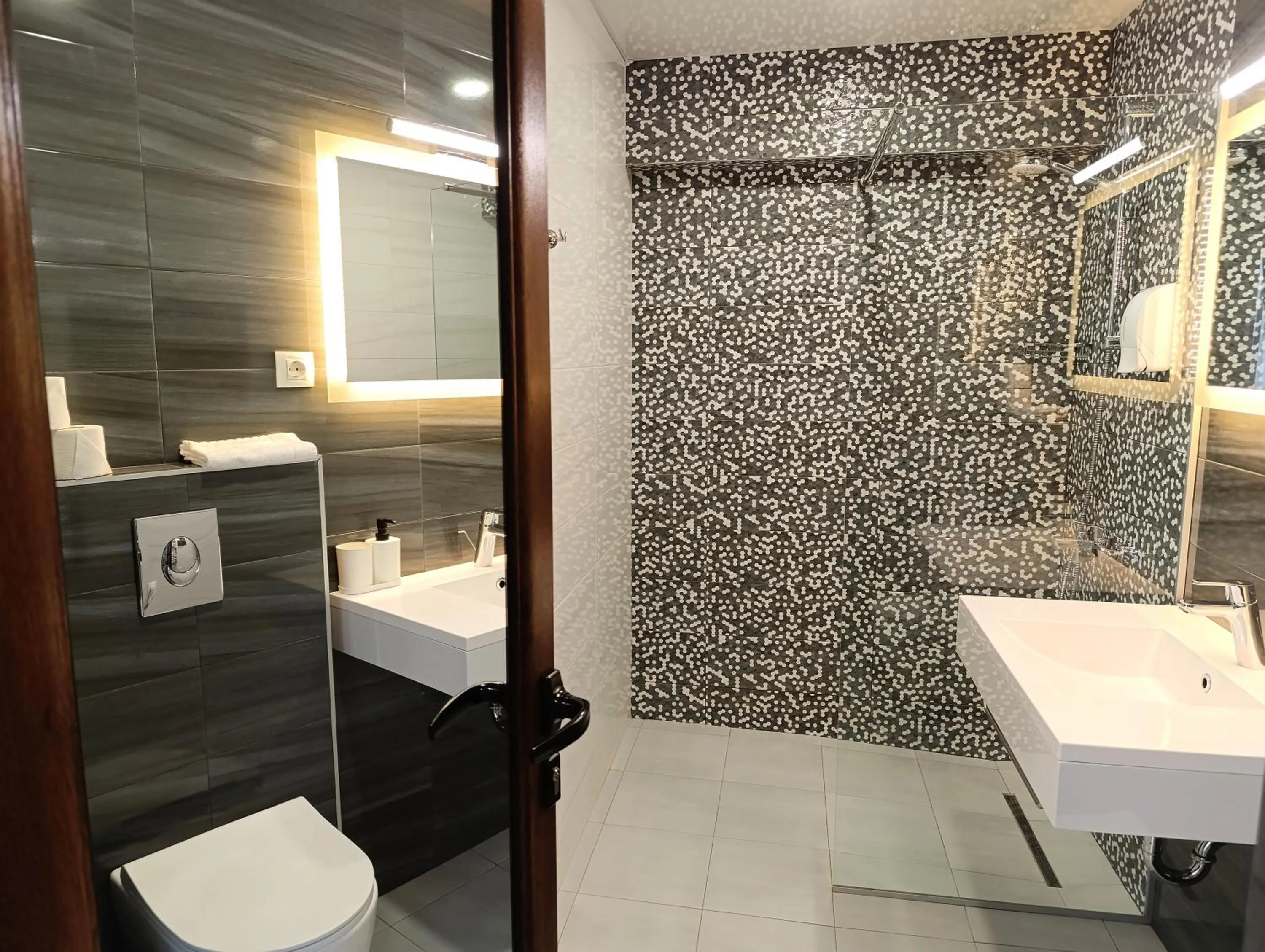 Shower in Lime House, Kyustendil