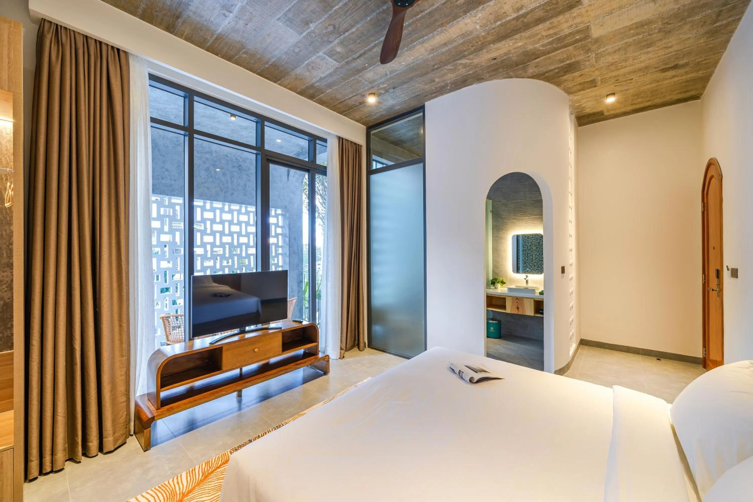 Bedroom, Bed in Tournesol Villa Dalat