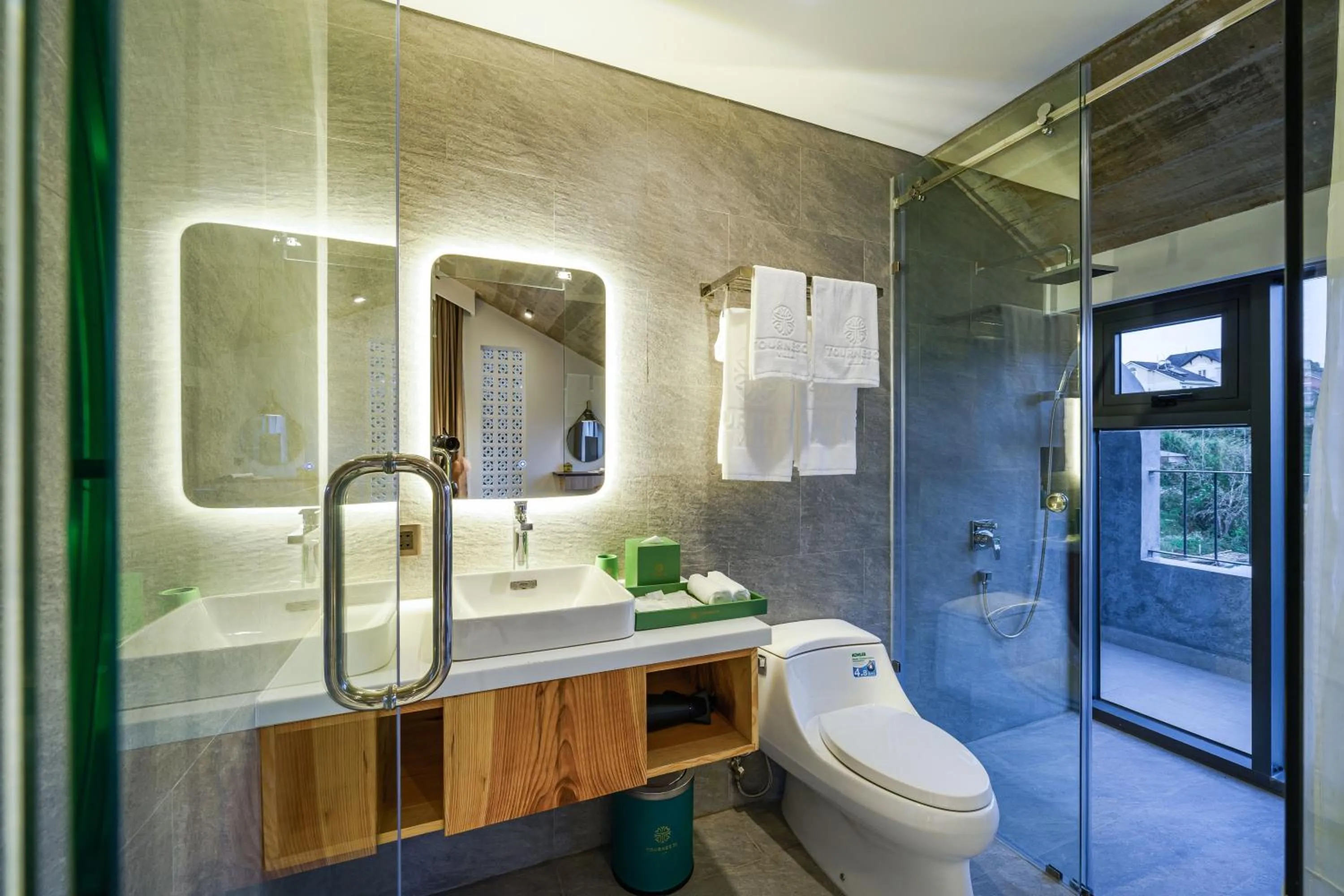 Shower in Tournesol Villa Dalat