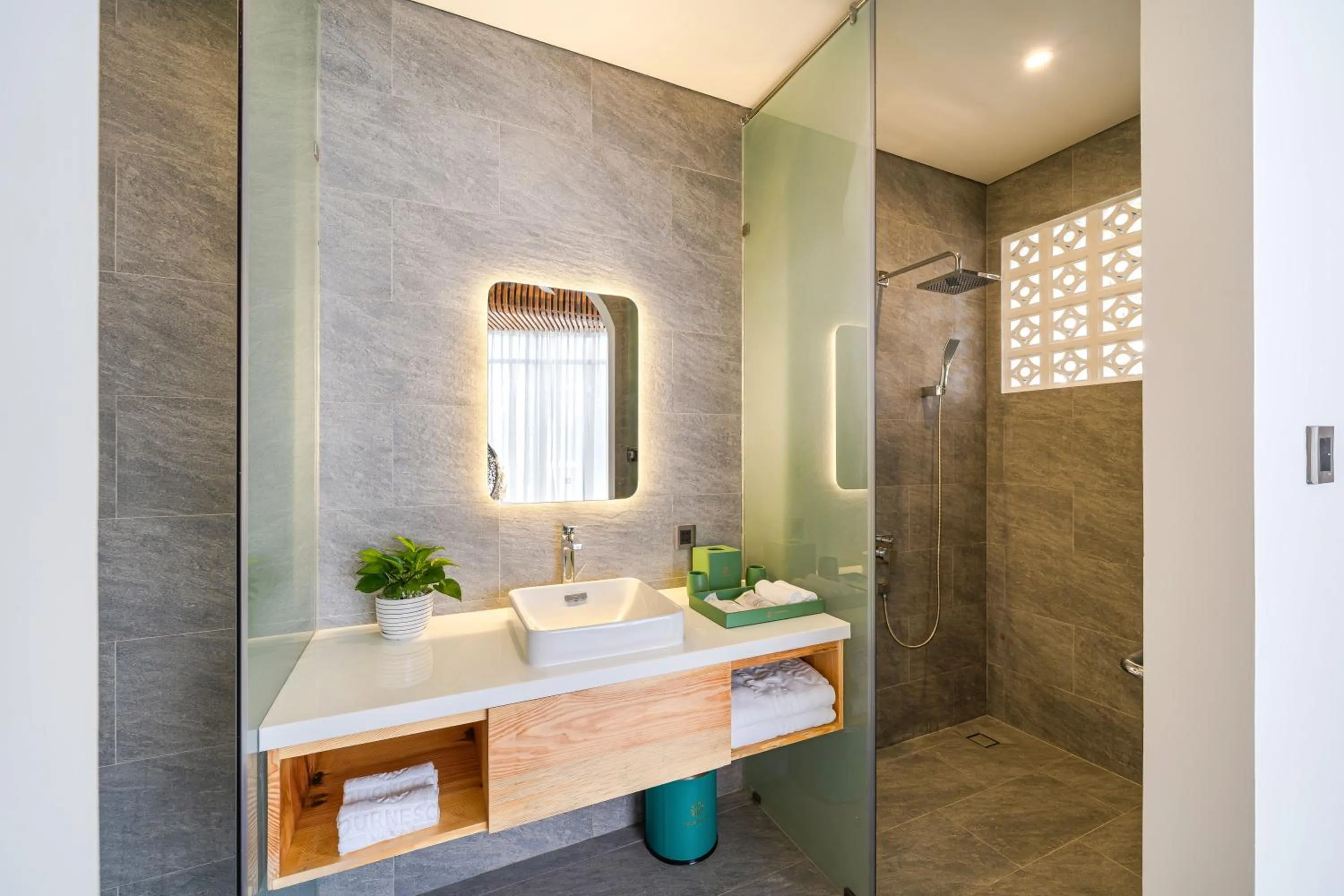 Shower in Tournesol Villa Dalat