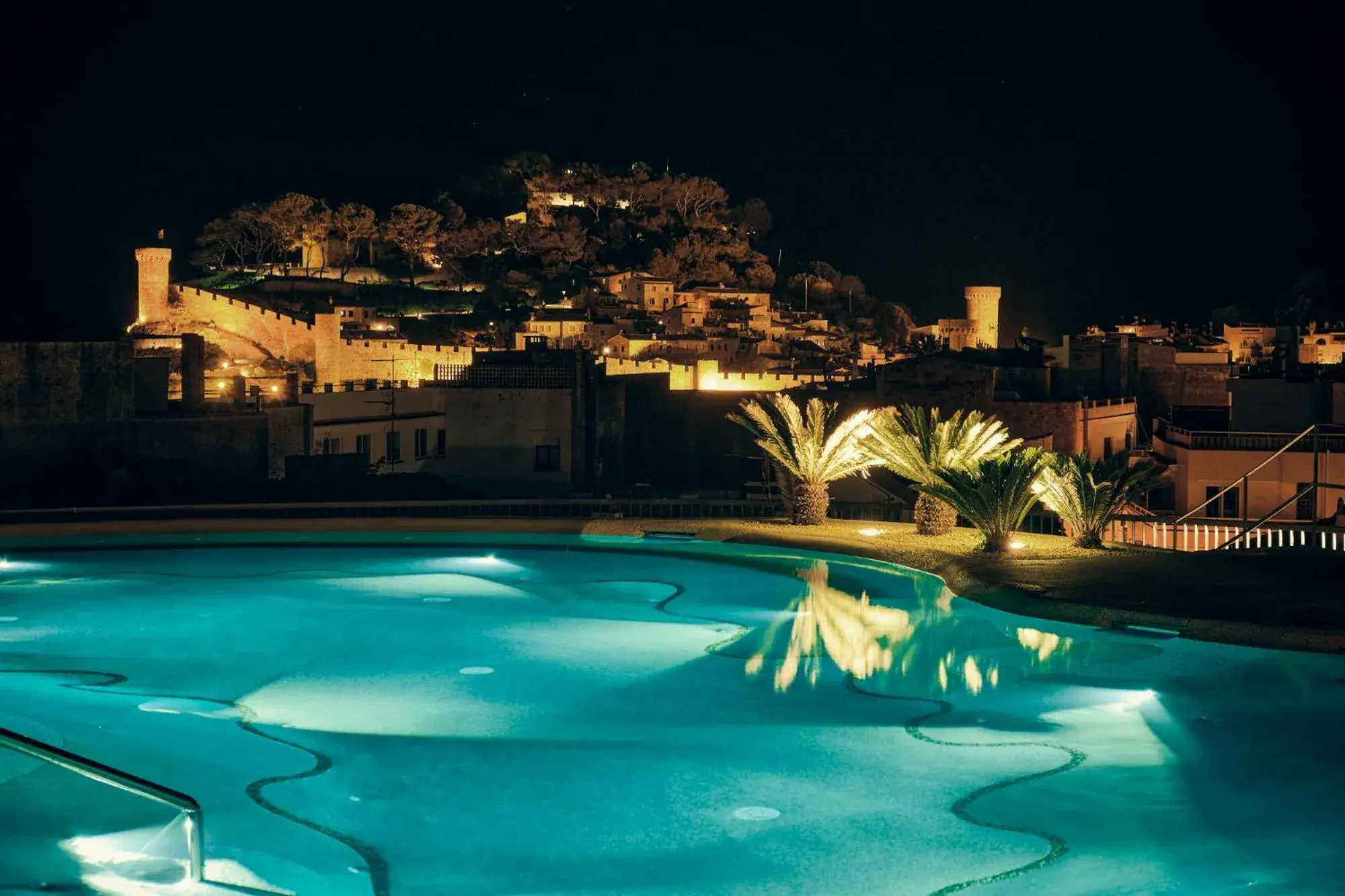 Swimming pool in Hotel Delfín 4 Sup Swimming pool in Hotel Delfín 4 Sup