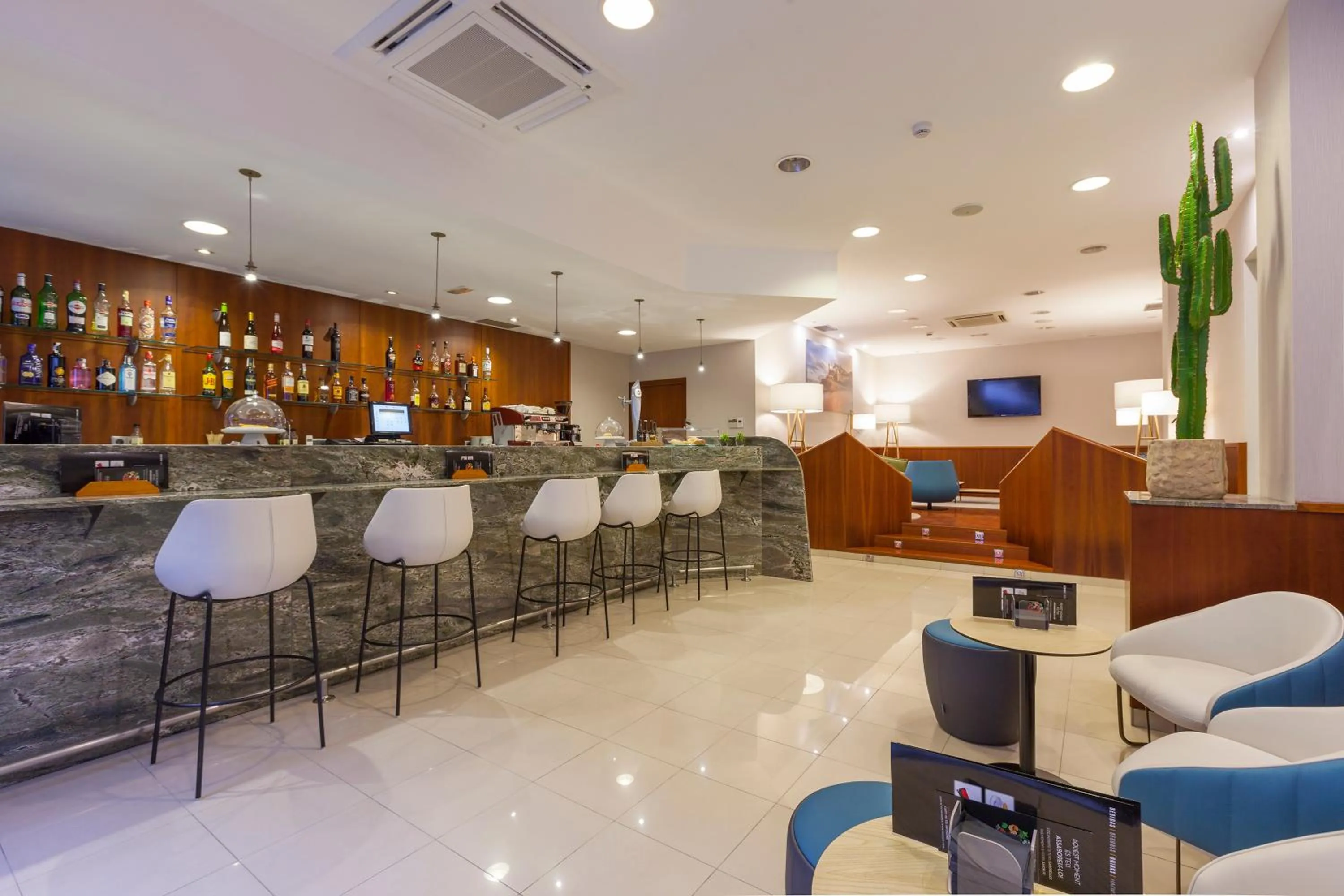 Lounge or bar in Hotel Delfín 4 Sup