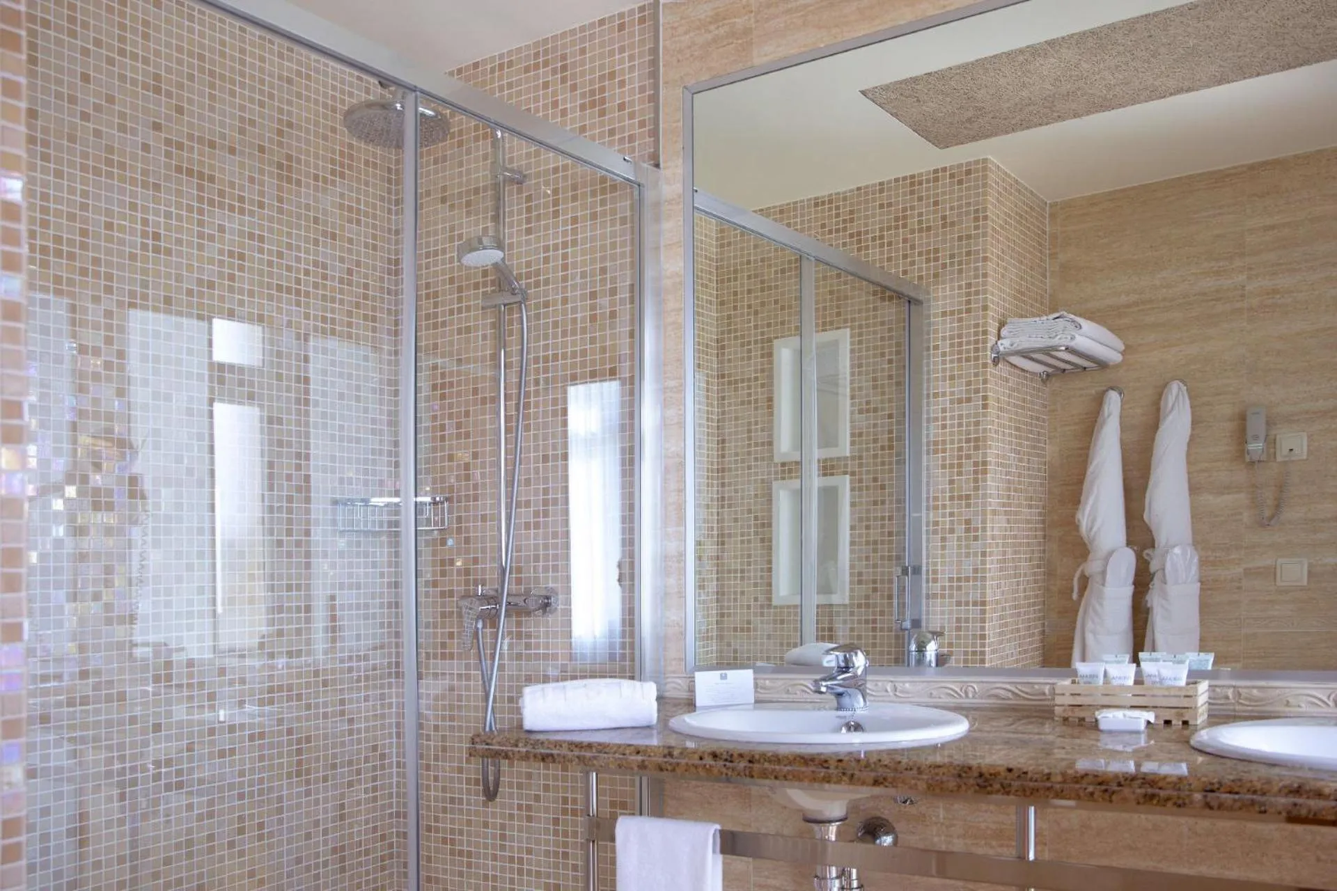 Property building in Hotel Delfín 4 Sup