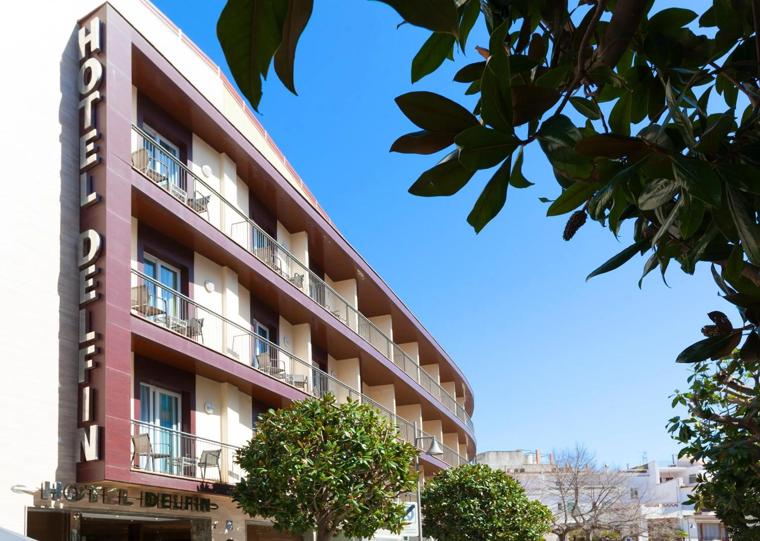 Property building in Hotel Delfín 4 Sup