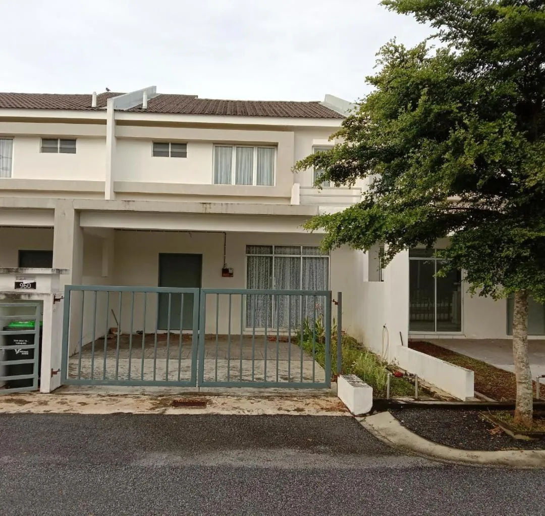 AWANA HOMESTAY