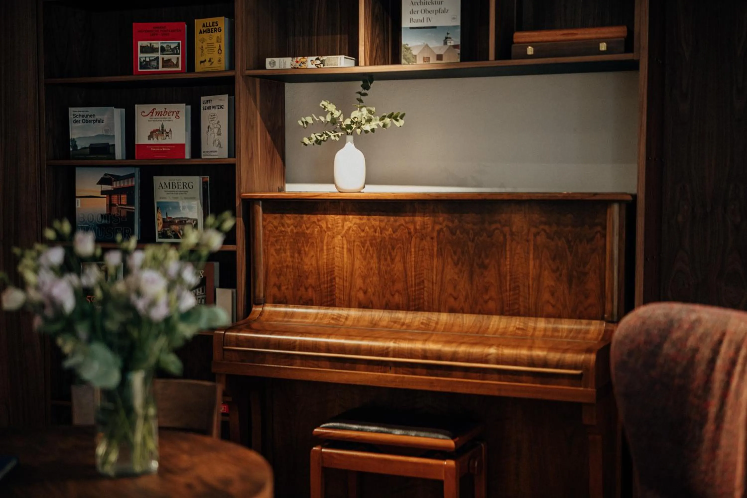Library in Bootshaus Amberg