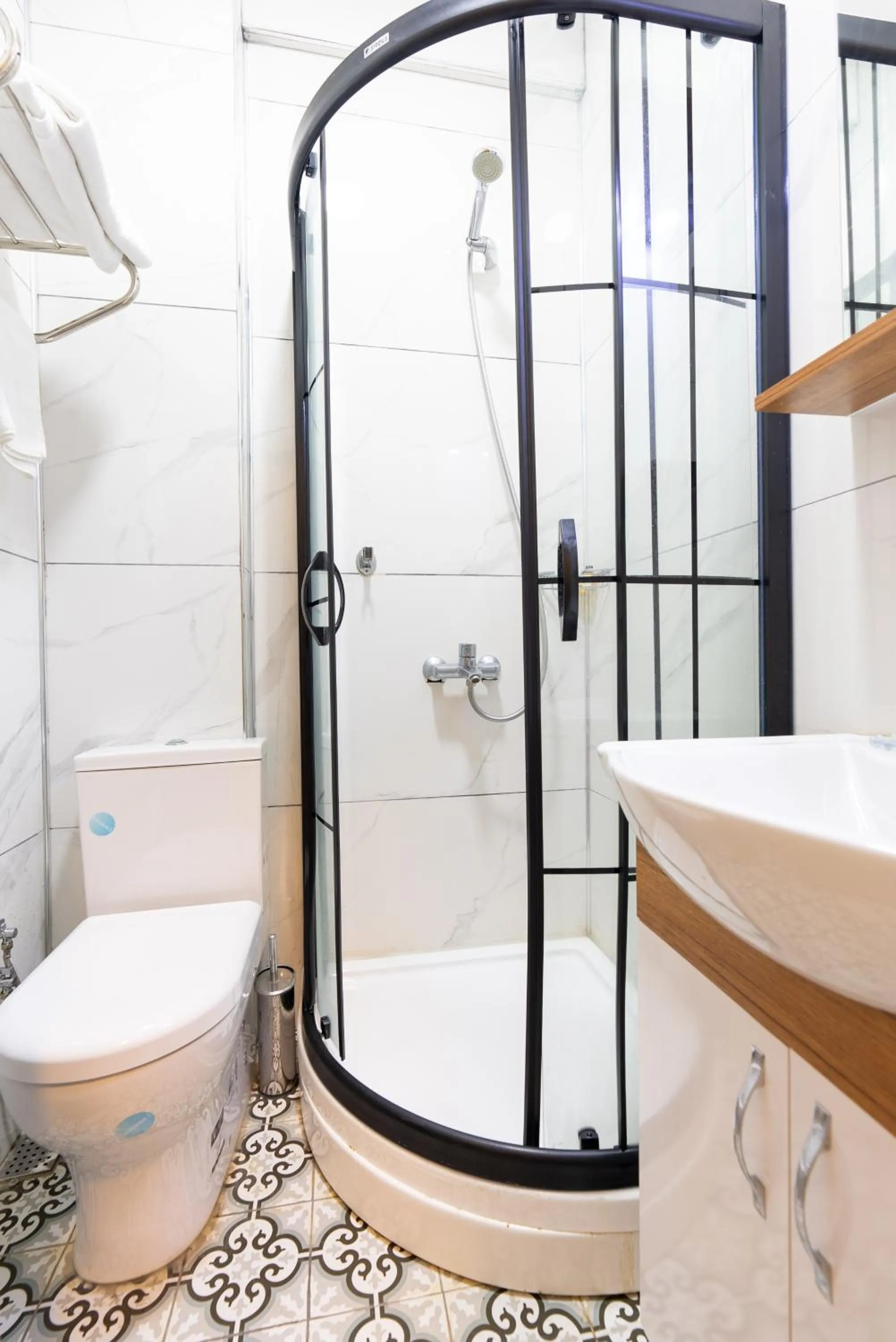 Shower in Valens Boutique Hotel