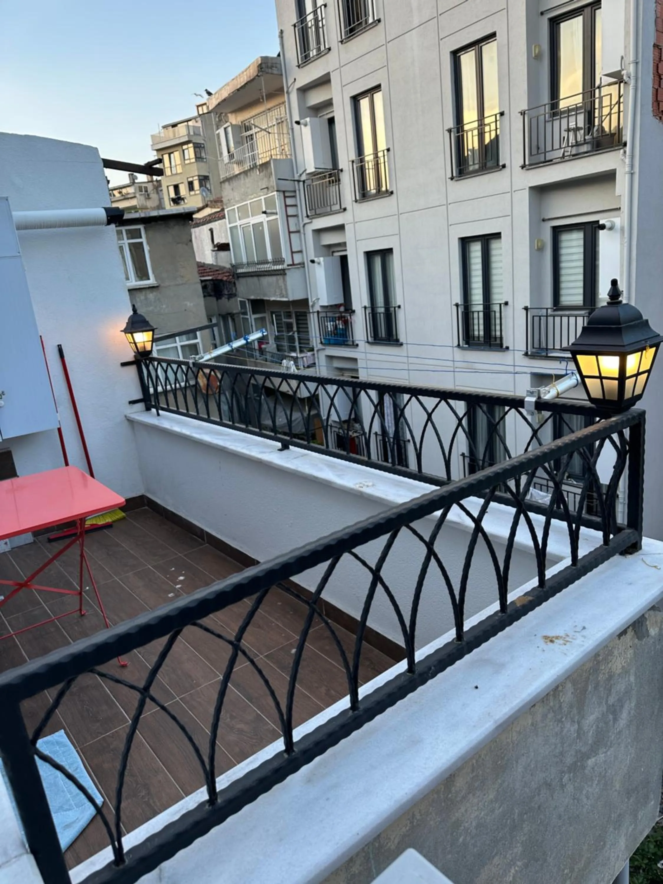Center of city in Beşiktaş 2 plus 1 with 2 Bathroom and 3 Air Conditioner
