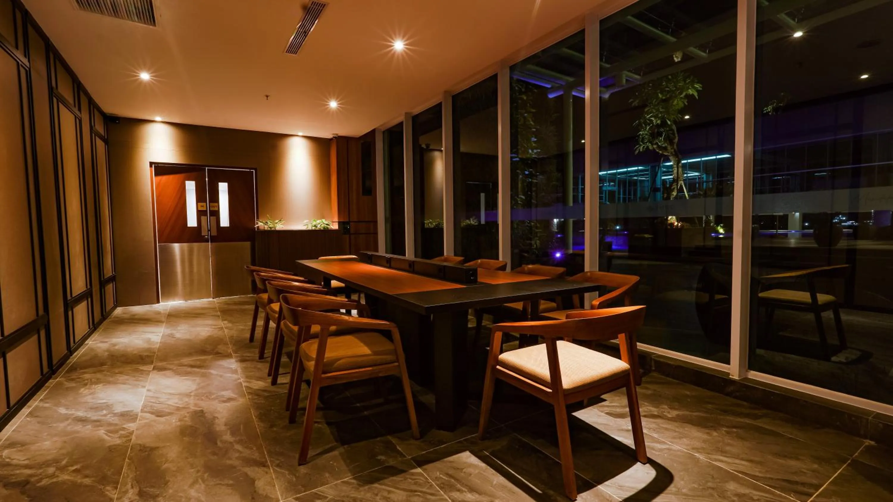 Restaurant/places to eat in FUGO Hotel Samarinda