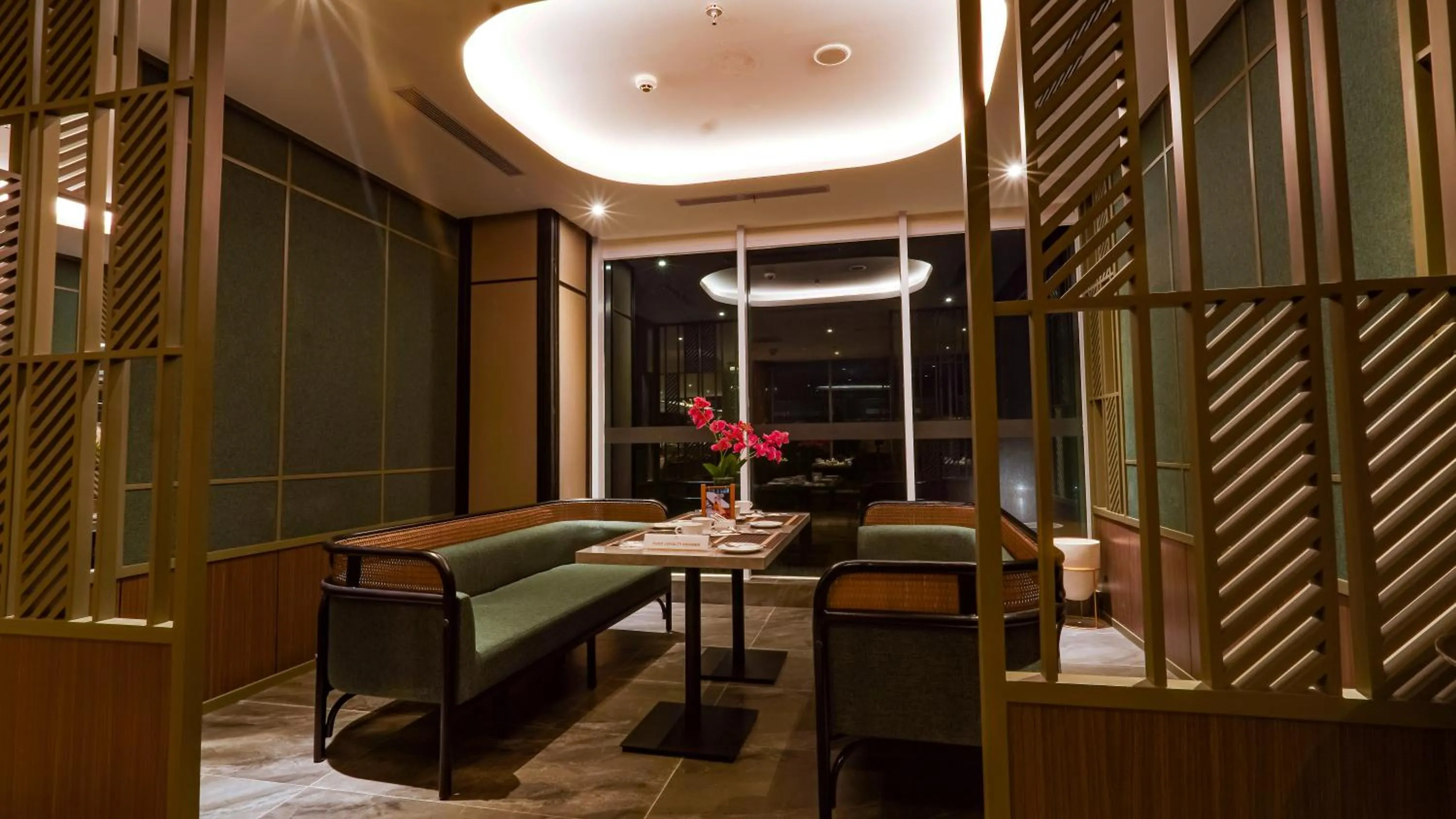 Restaurant/places to eat in FUGO Hotel Samarinda