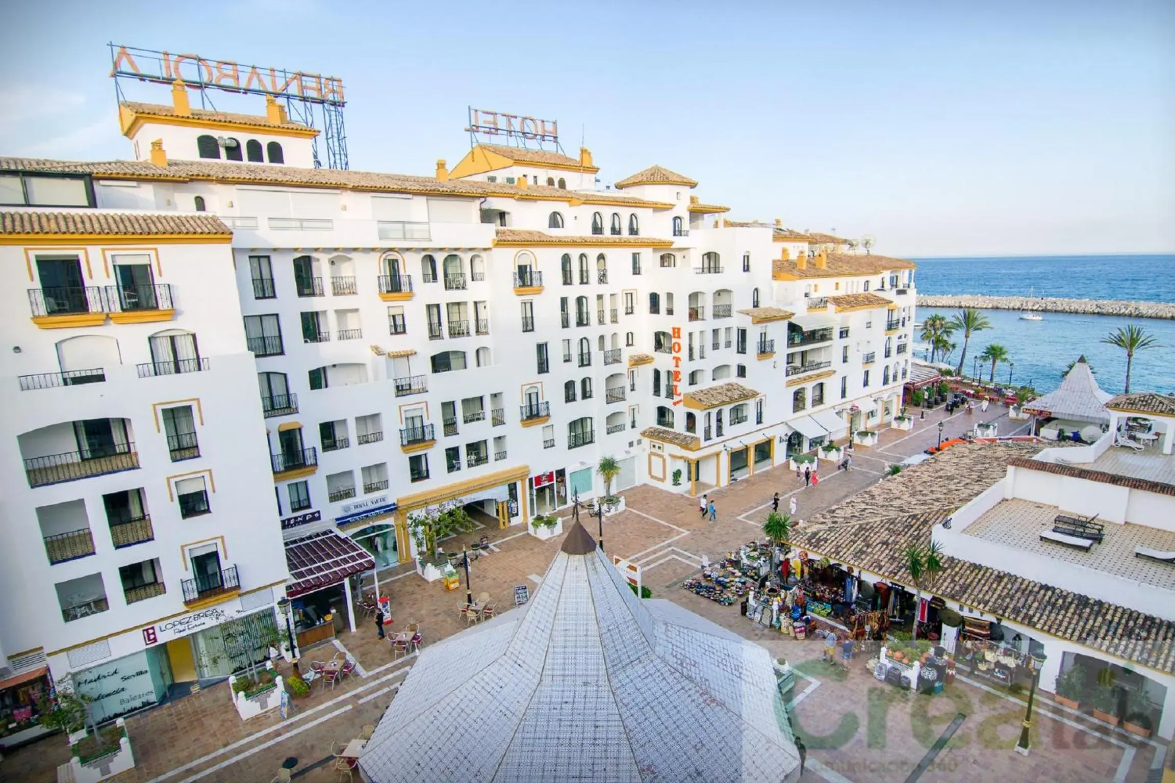 Bird's eye view in Park Plaza Suites Apartamentos Bird's eye view in Park Plaza Suites Apartamentos